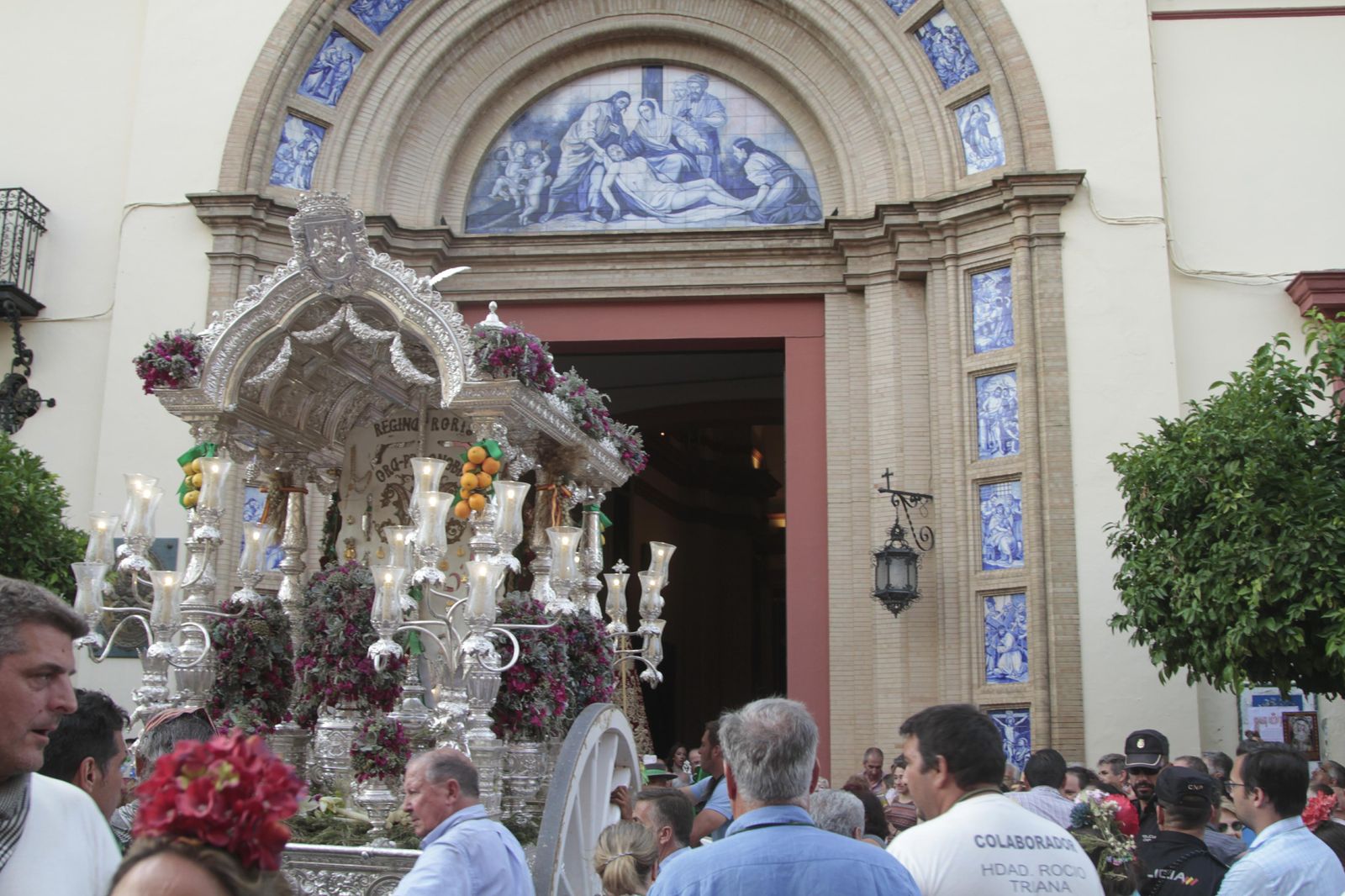 Las imágenes de la vuelta de Triana a Sevilla