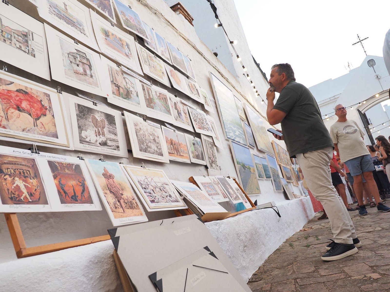 Paseo por el Arte de Ayamonte, el mayor museo efímero a cielo abierto, en imágenes