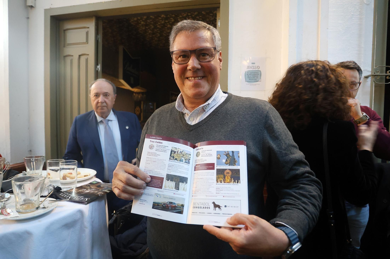 Imágenes de la presentación de "La Guía de Semana Santa de Huelva y Provincia" de Huelva Información