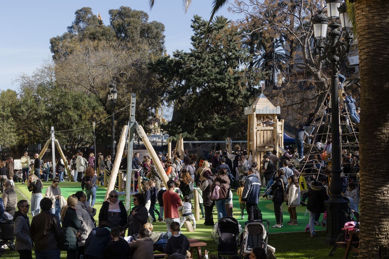 Las imágenes de la inauguración del nuevo espacio infantil en el foso del Pelícano