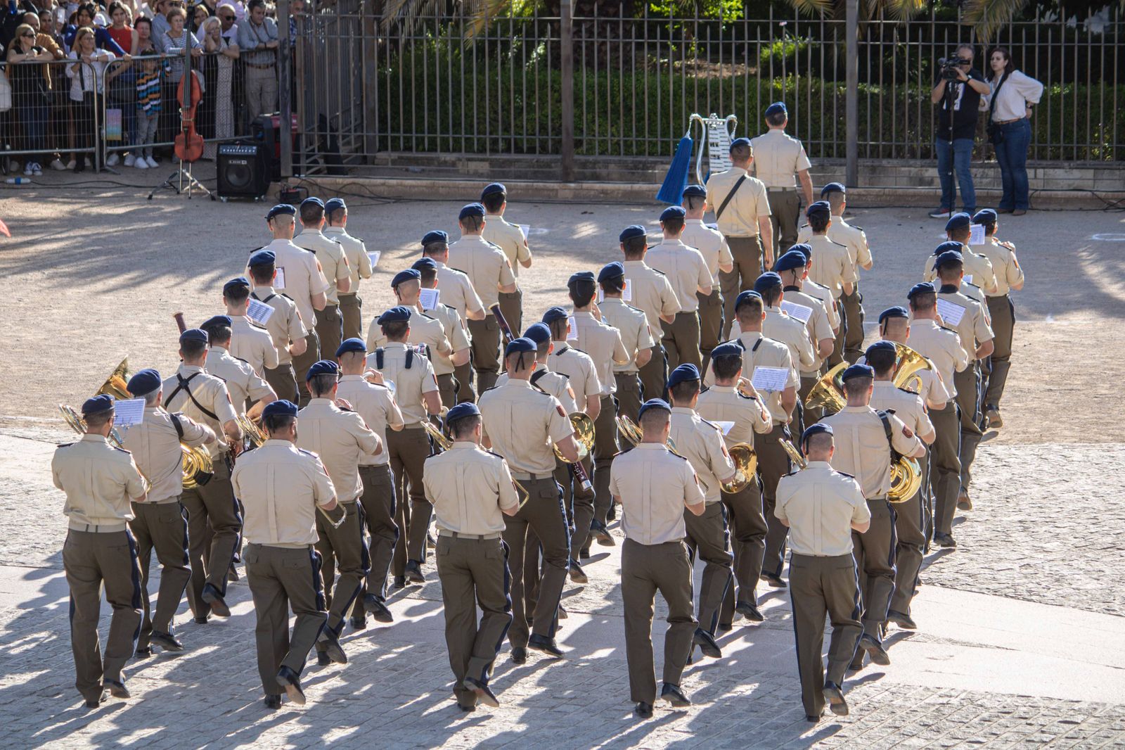 Las bandas de música se lucen antes del Día de las Fuerzas Armadas en Granada