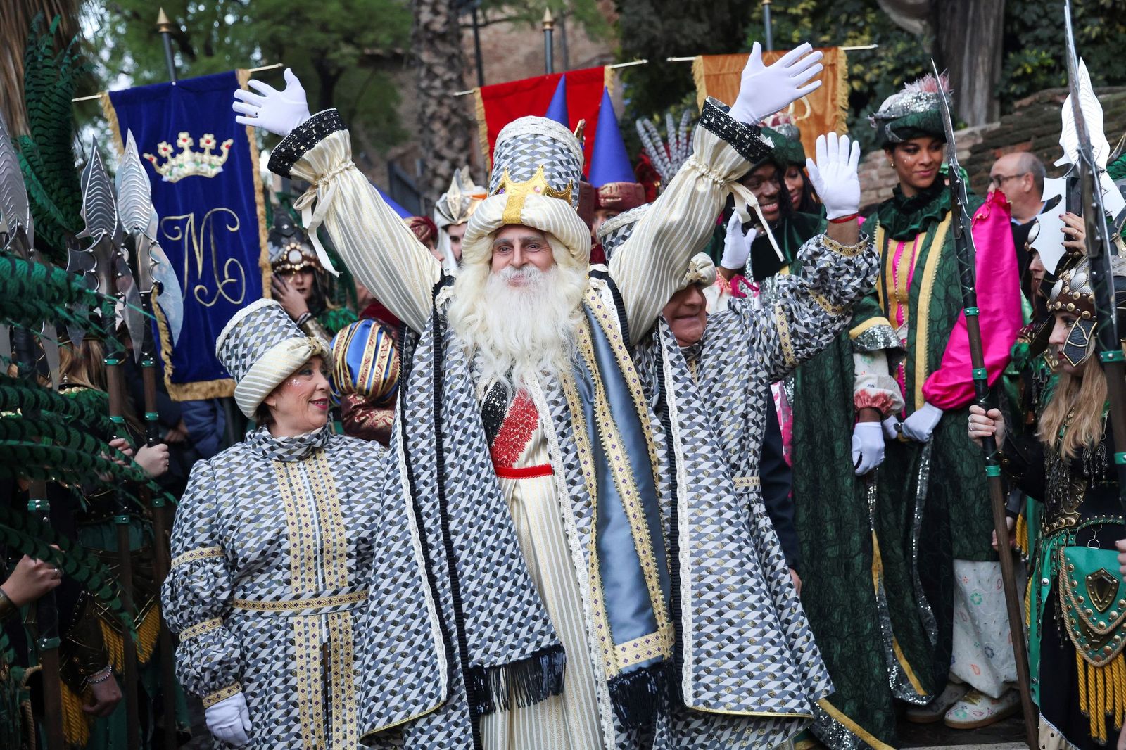 Los Reyes Magos llenan Málaga de ilusión tras la lluvia