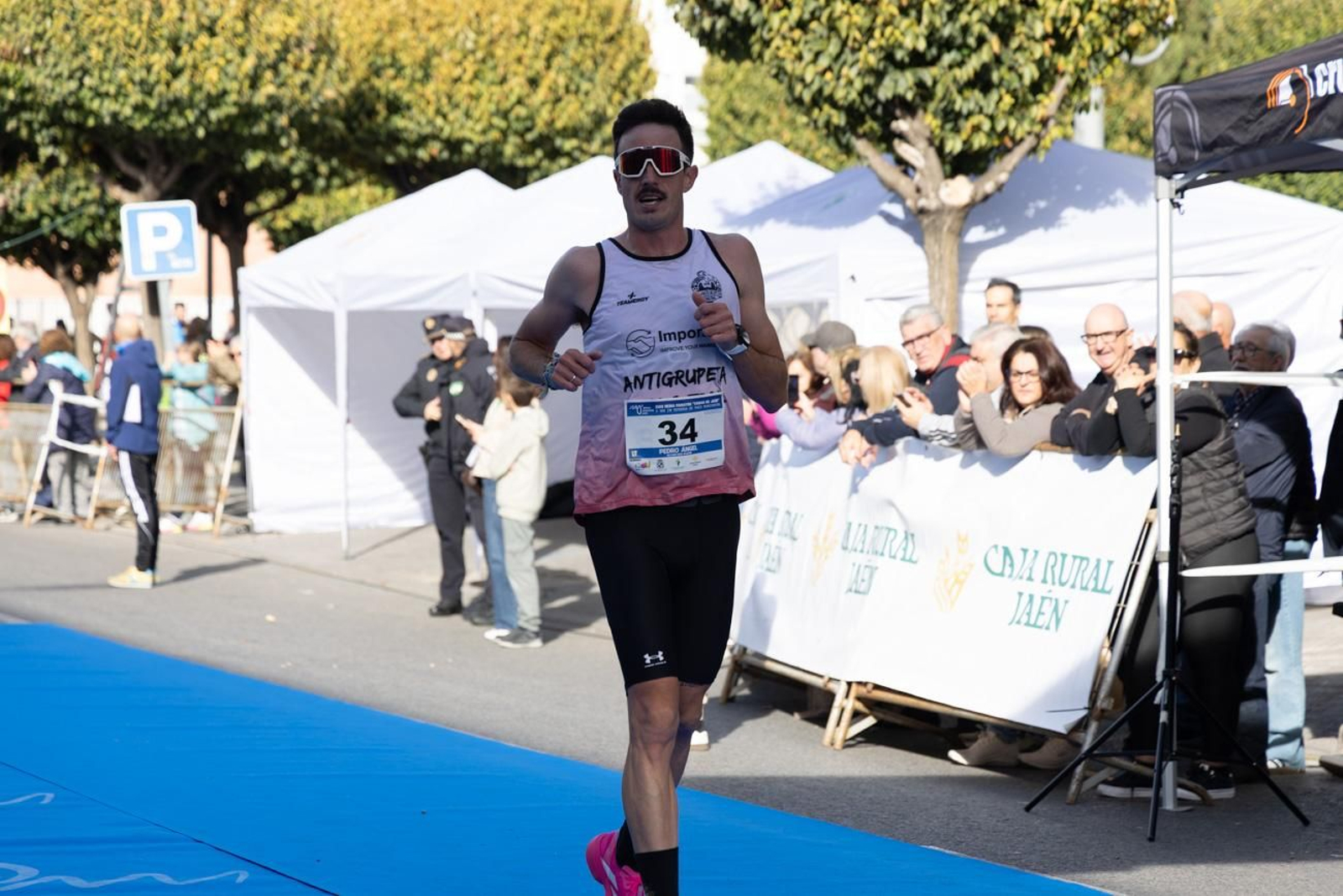 En imágenes: multitudinaria e histórica XXIX Media Maratón 'Ciudad de Jaén' y 10k en memoria de Paco Manzaneda