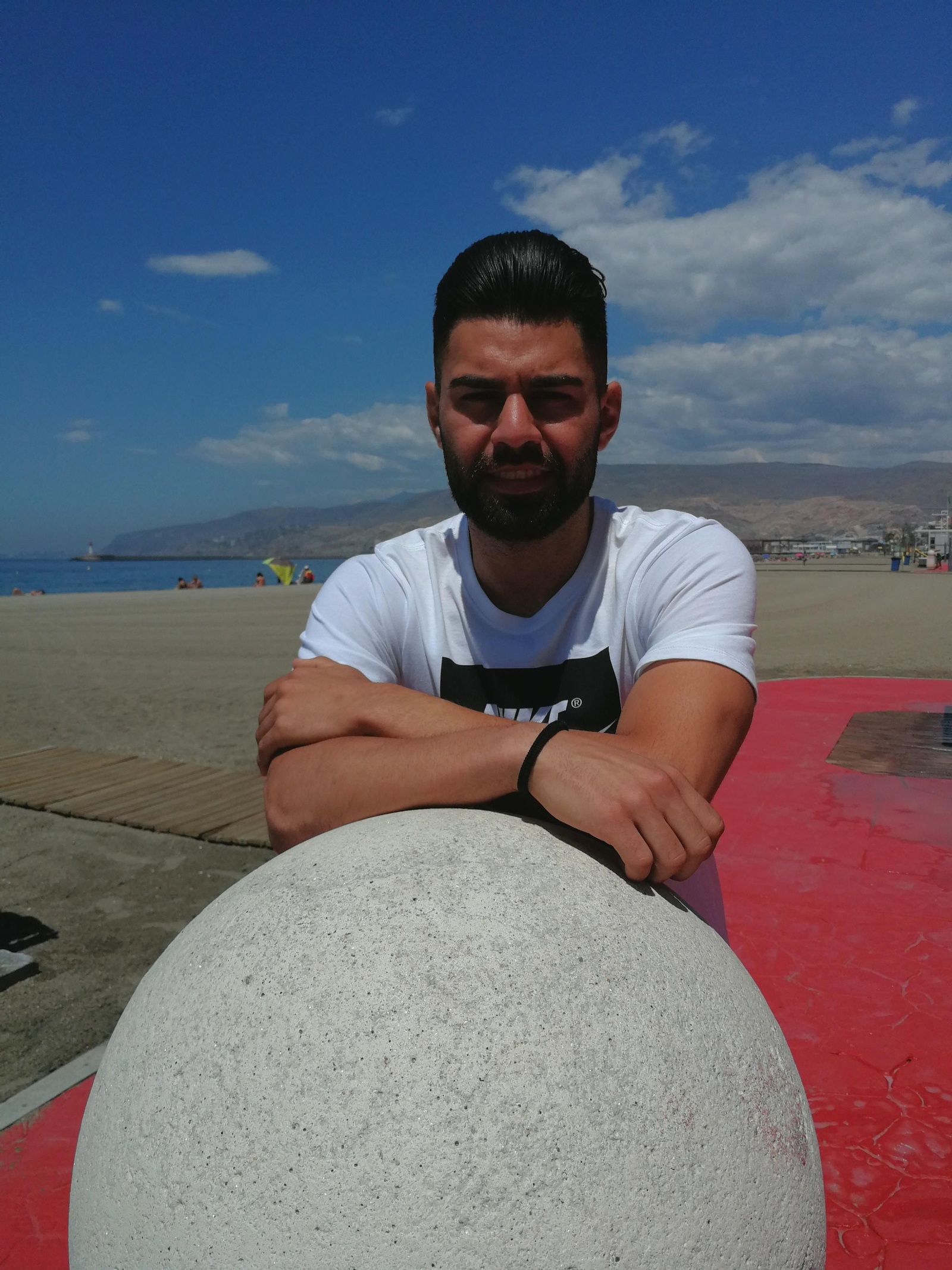 Duarte con la Playa de El Zapillo de fondo