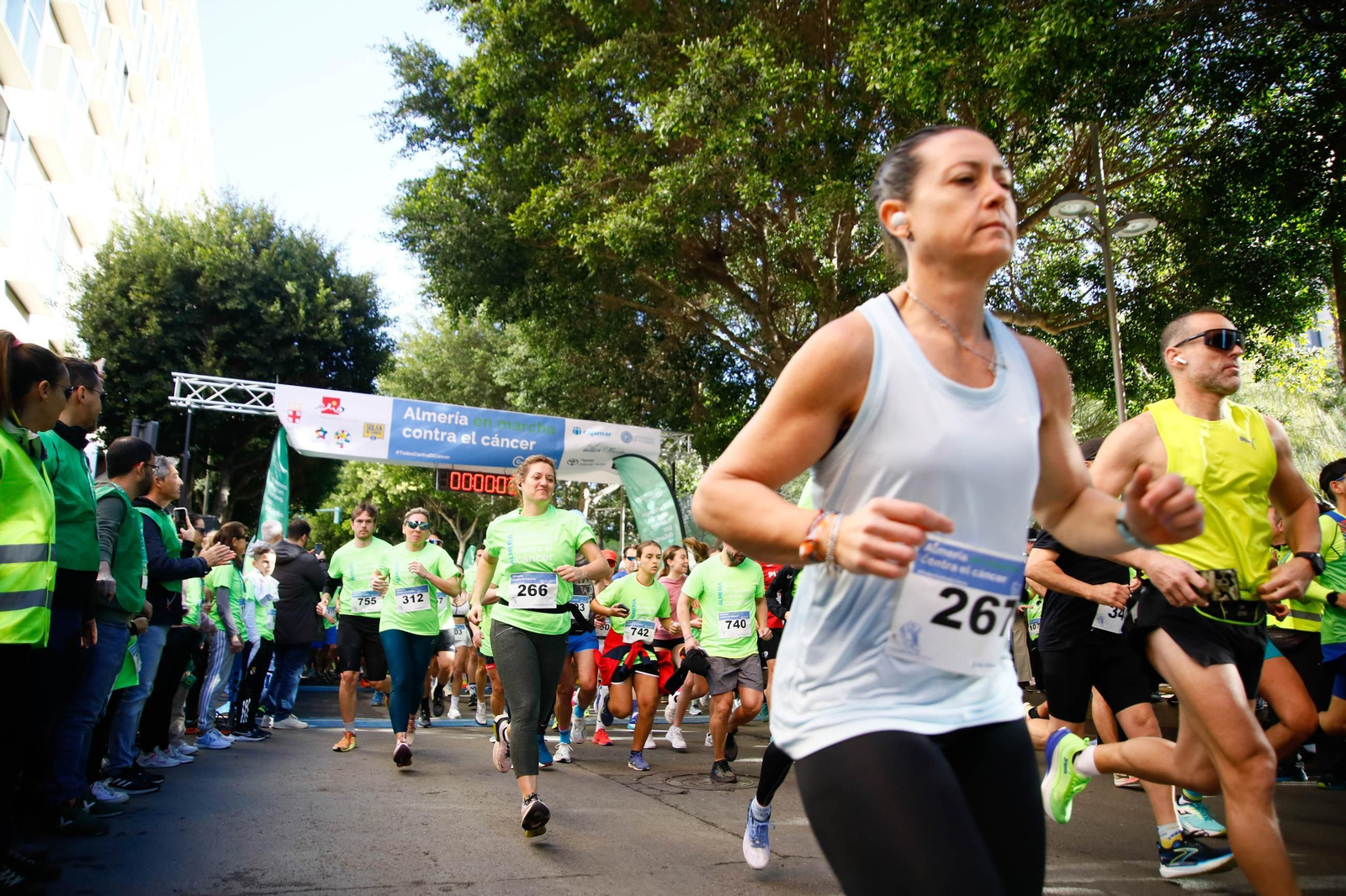 Imágenes de la Carrera contra el Cáncer de Almería