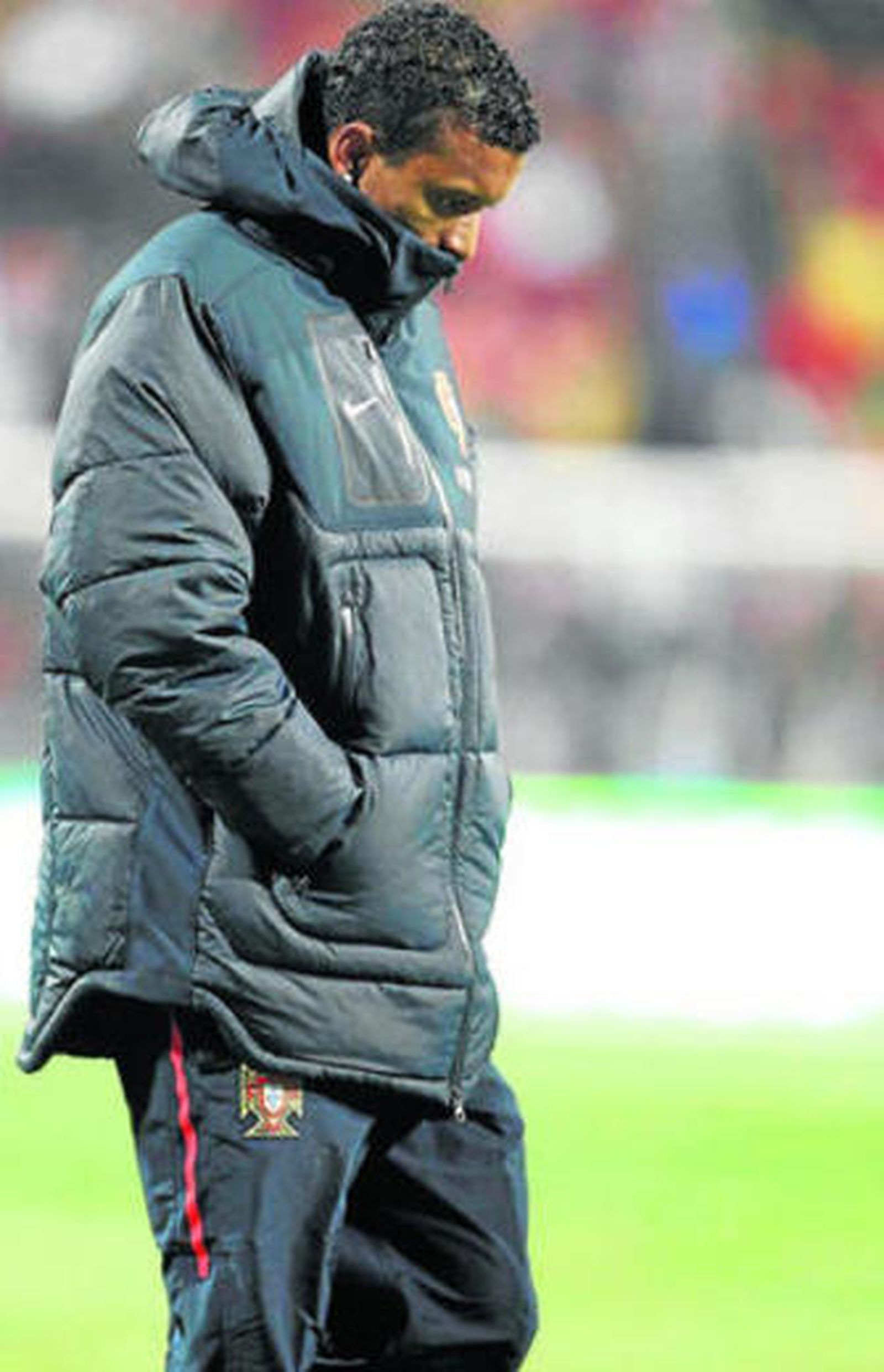 Nani, cabizbajo en el amistoso ante Mozambique.