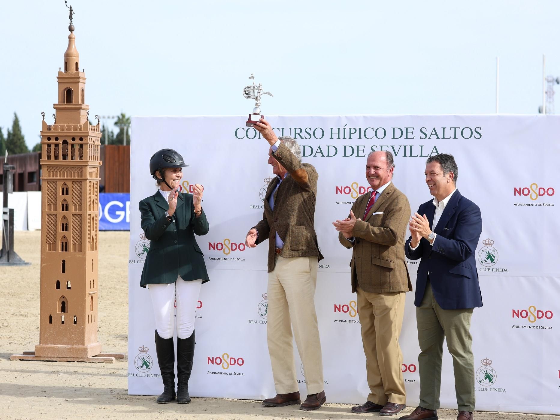 ﻿Luis Astolfi, homenajeado en Sevilla por el Ayuntamiento y el Real Club Pineda tras una vida dedicada a la hípica