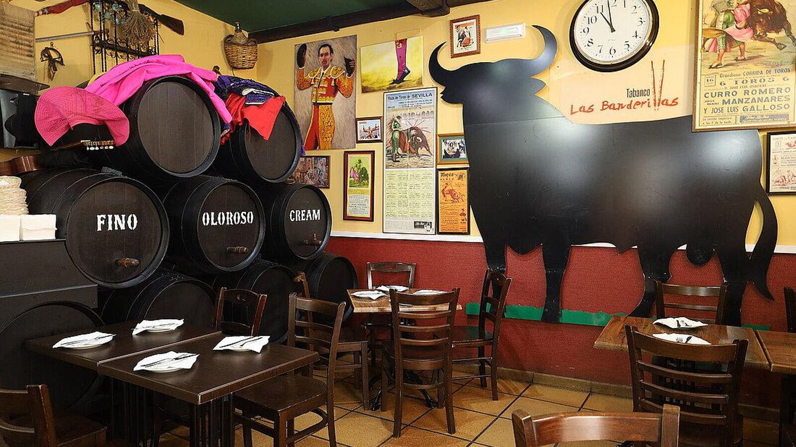 Interior del Tabanco Las Banderillas Interior del Tabanco Las Banderillas