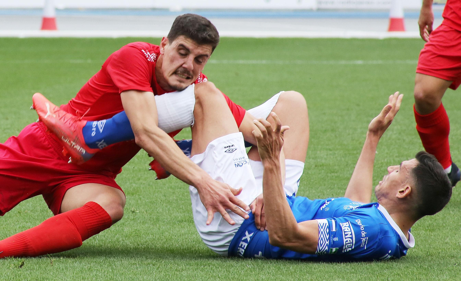 Imágenes de la victoria del XerezDFC ante el Panadería Pulido en Chapín
