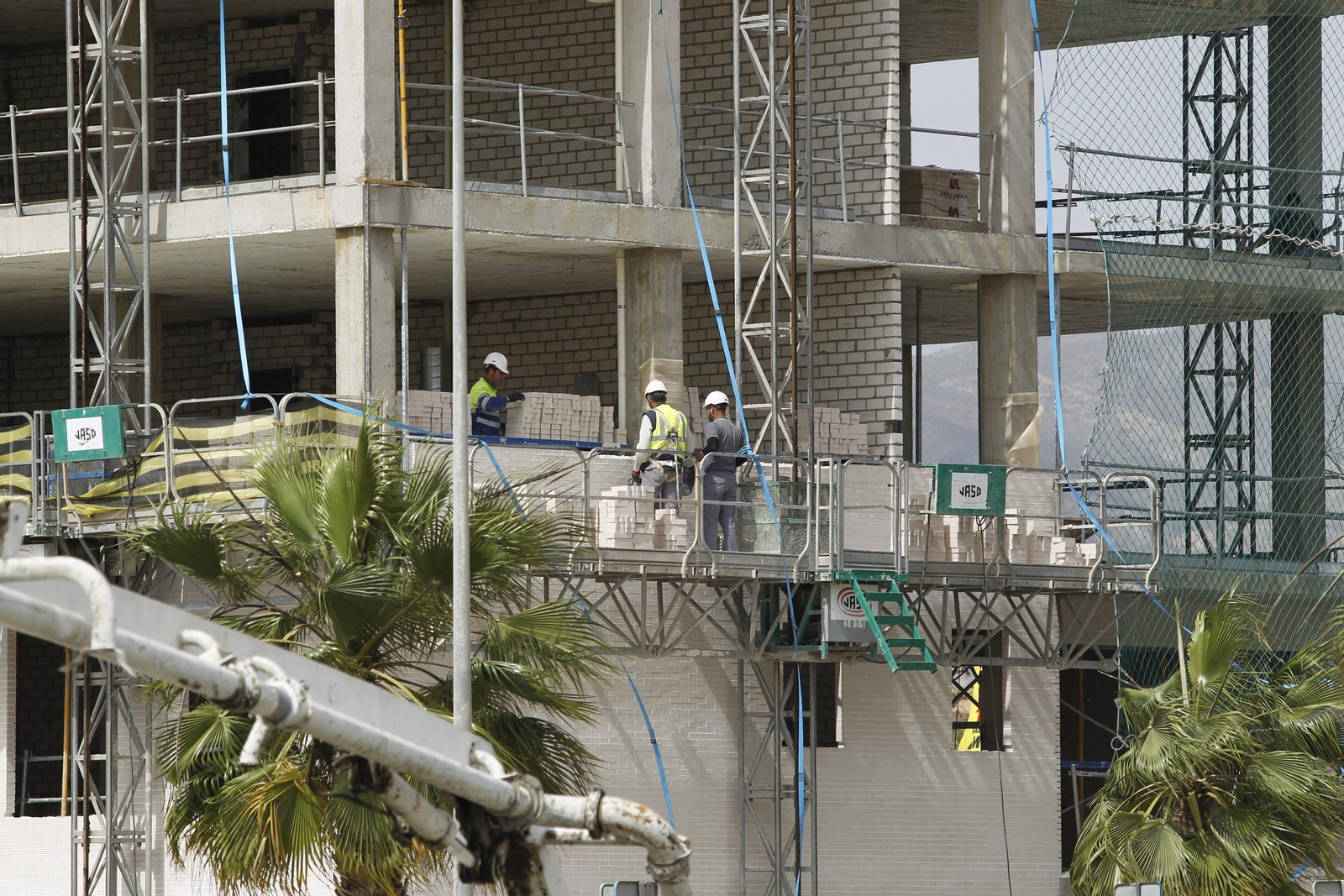 Fotogalería coronavirus a pie de obra en Almería