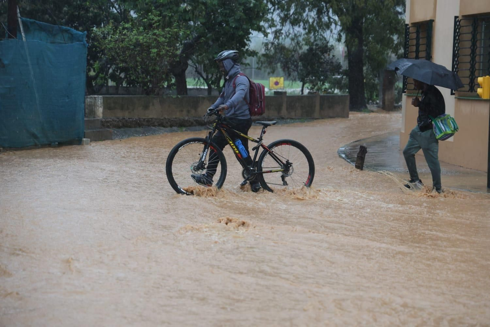 Campanillas, inundada al paso de la DANA por Málaga