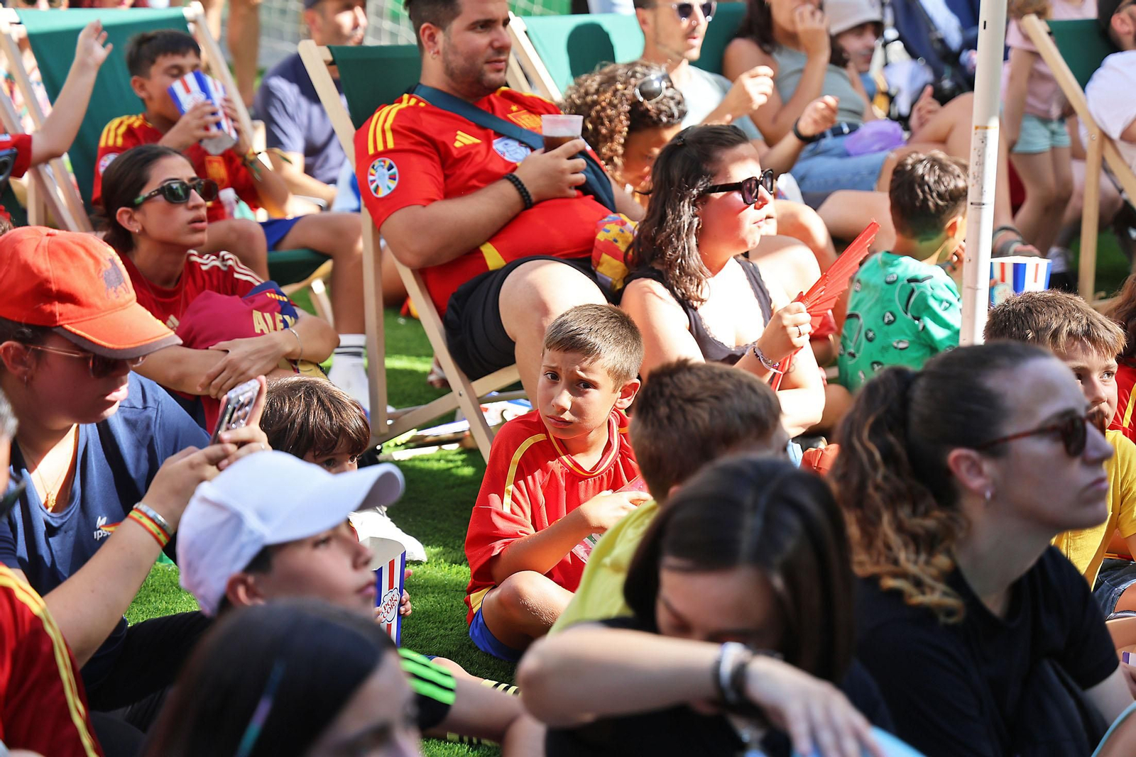 Imágenes de la Fan zone en Huelva de la Final de la Eurocopa entre Inglaterra y España Imágenes de la Fan zone en Huelva de la Final de la Eurocopa entre Inglaterra y España
