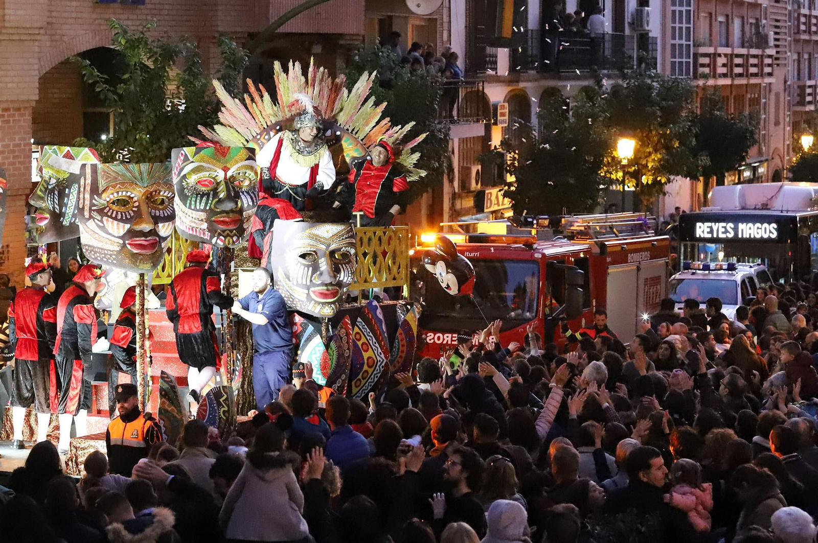 Imágenes de la cabalgata de los Reyes Magos de Huelva