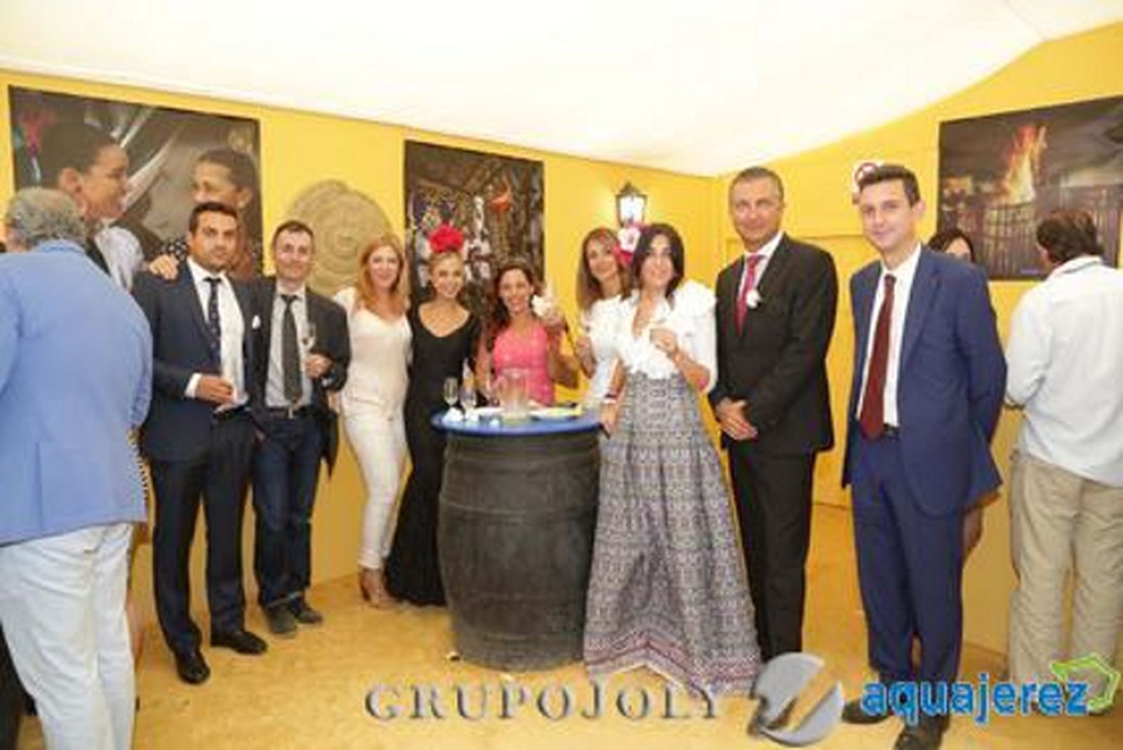 Miguel Berraquero en la caseta del Diario junto al director de Onda Cero, Eduardo García del Pozo y los compañeros de la cadena Alba Bermejo, Cristina Troya, Gema Fernández, Cristina Sánchez, Carmen Llamas, José García y Álvaro Martínez.

Foto: Manuel Aranda