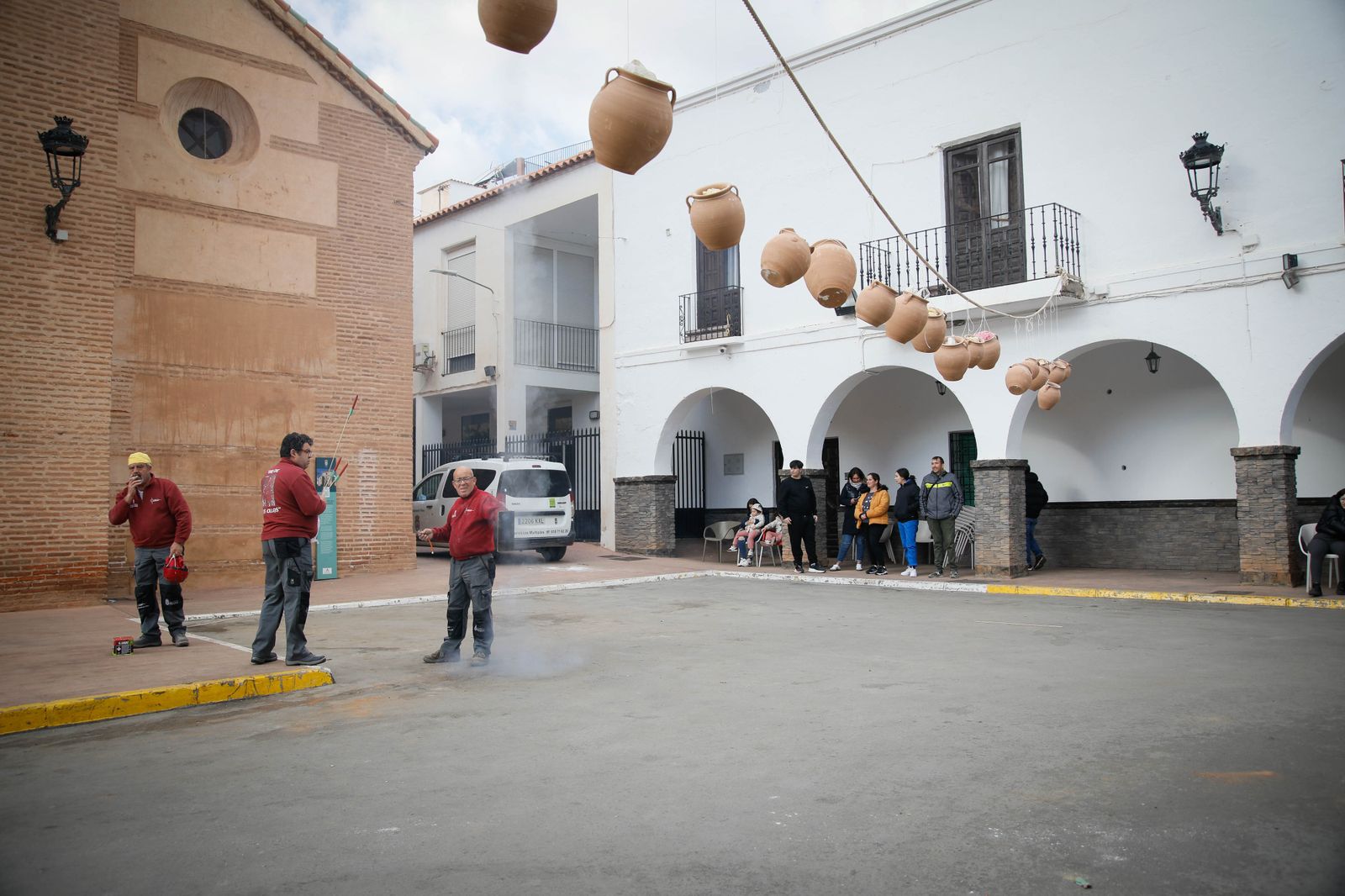 Las mejores imágenes del cierre de fiestas en Fiñana con "Las Ollas"