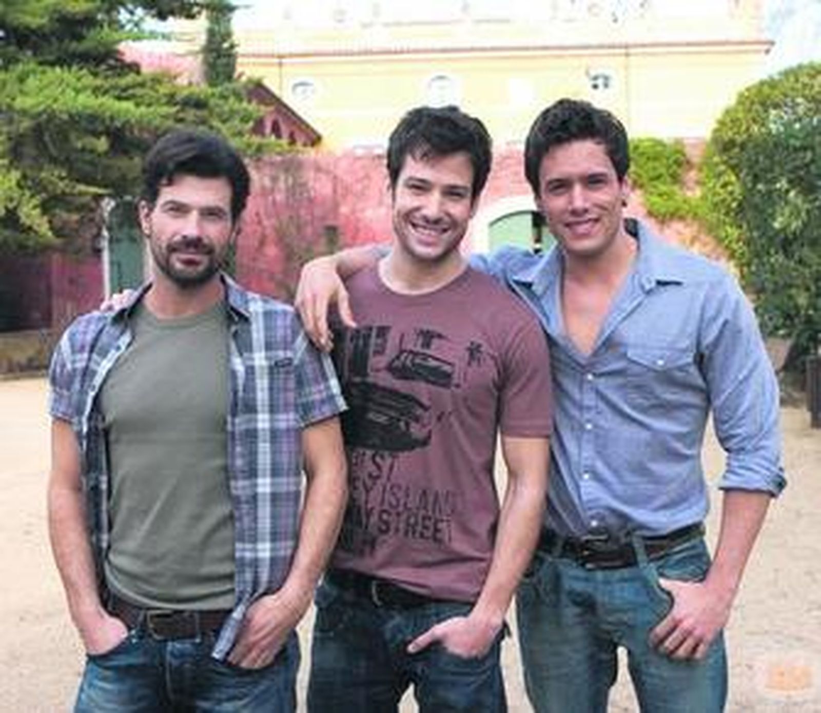 Los tres hermanos Reyes, de dcha. a izqda. Juan, Óscar y Frank.