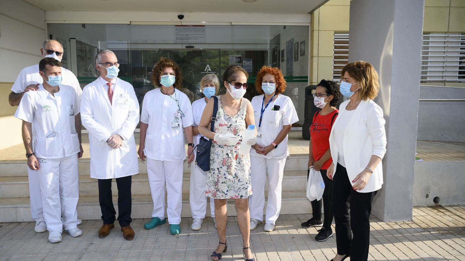 Entrega del material sanitario.