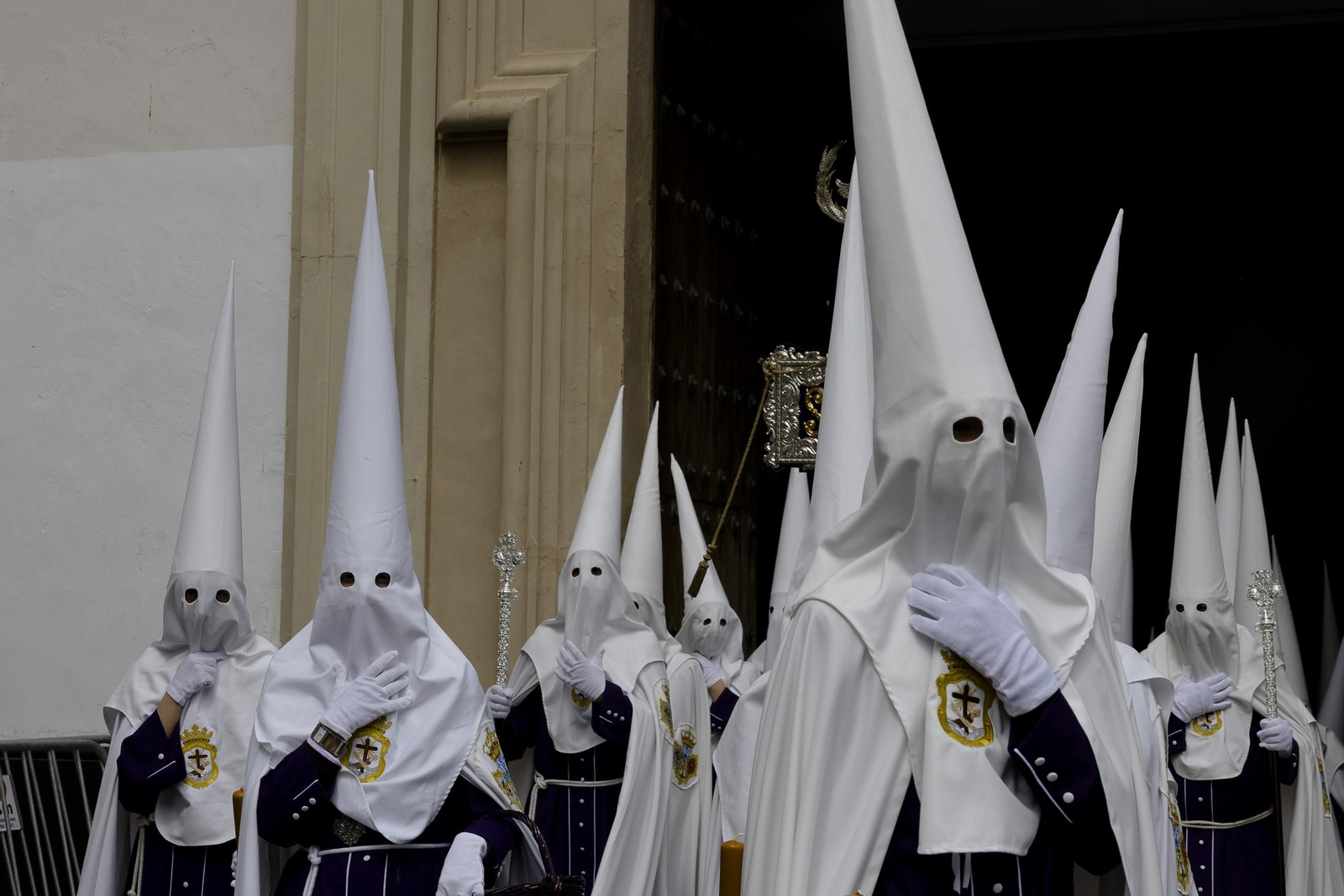 Imágenes de la salida del Nazareno del amor en la Semana Santa de Cádiz 2025