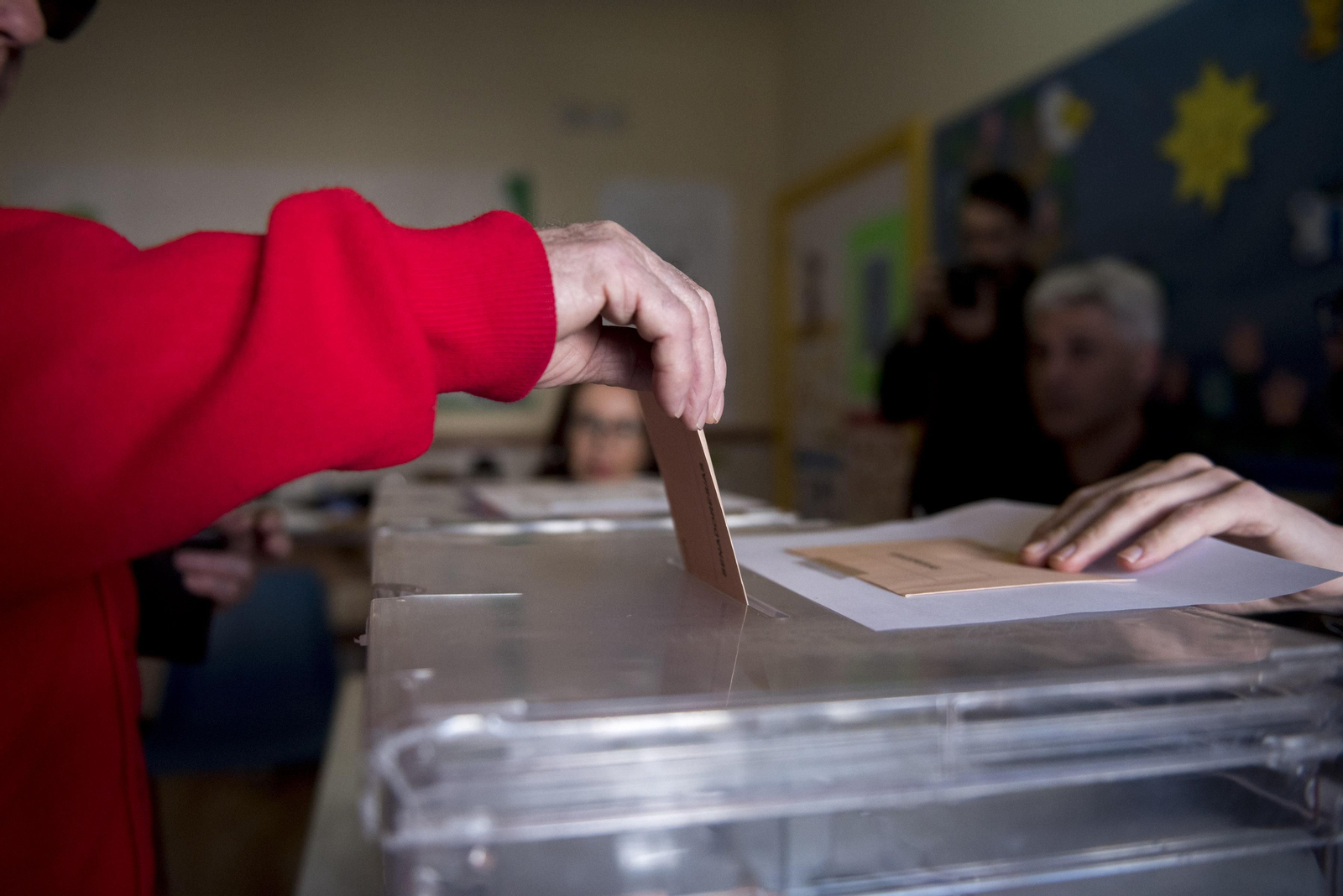 Las imágenes de la jornada de elecciones generales en Granada