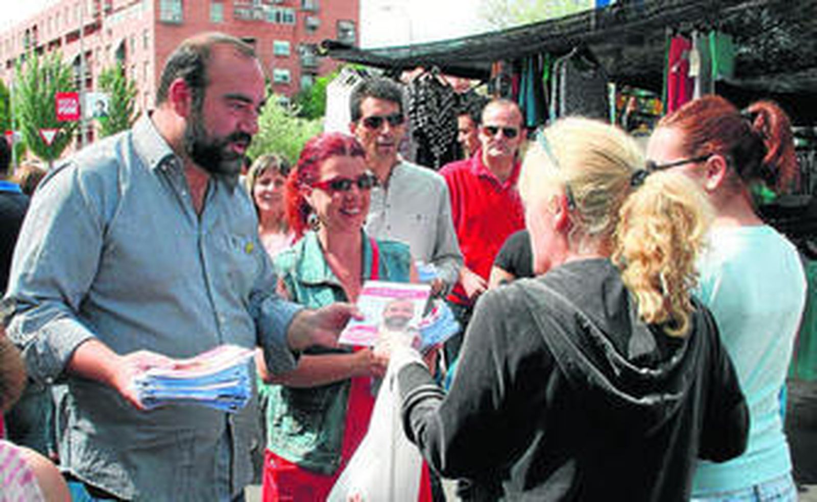 IU resume las necesidades del distrito Norte en el lema 'Pan, techo y trabajo'