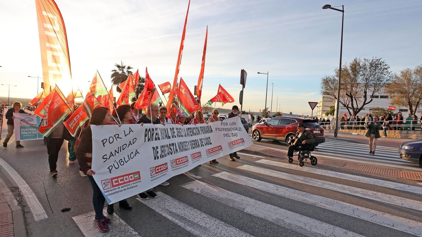 Concentración por la sanidad pública y la atención primaria en el Hospital de Jerez