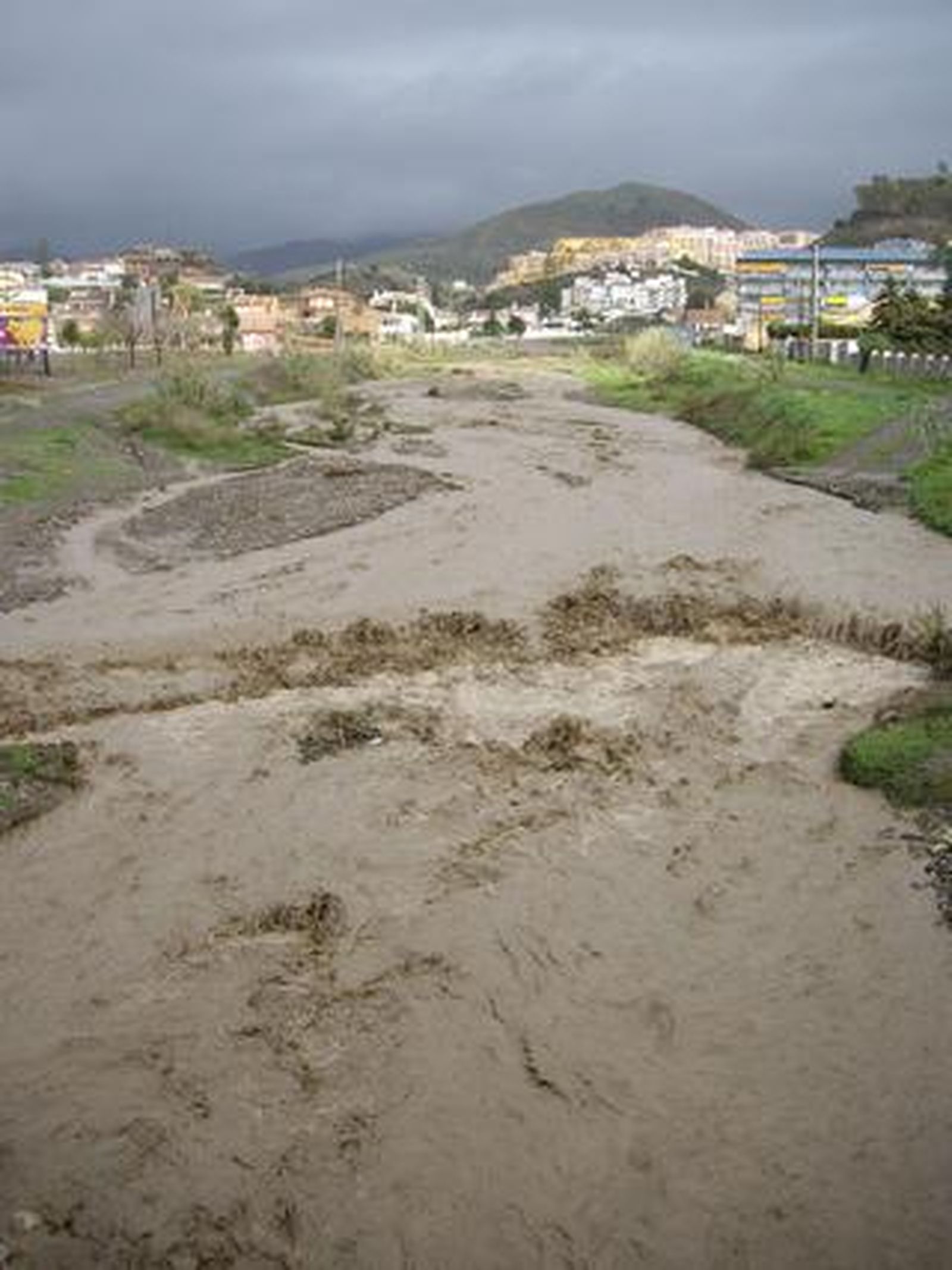 Desbordamiento de la desembocadura del arroyo Granadillo.

Foto: Migue Fernández, Sergio Camacho, Agencias