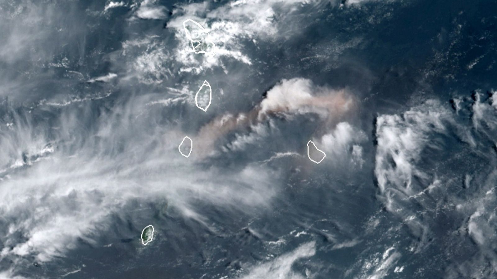 Entra en erupción el volcán La Soufriere.