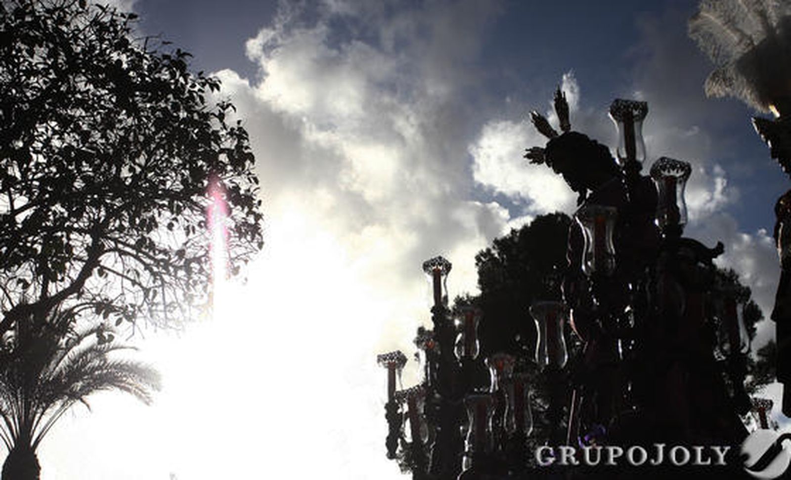 La Hermandad de Jesús de Nazaret, de Pino Montano. 

Foto: Belen Vargas