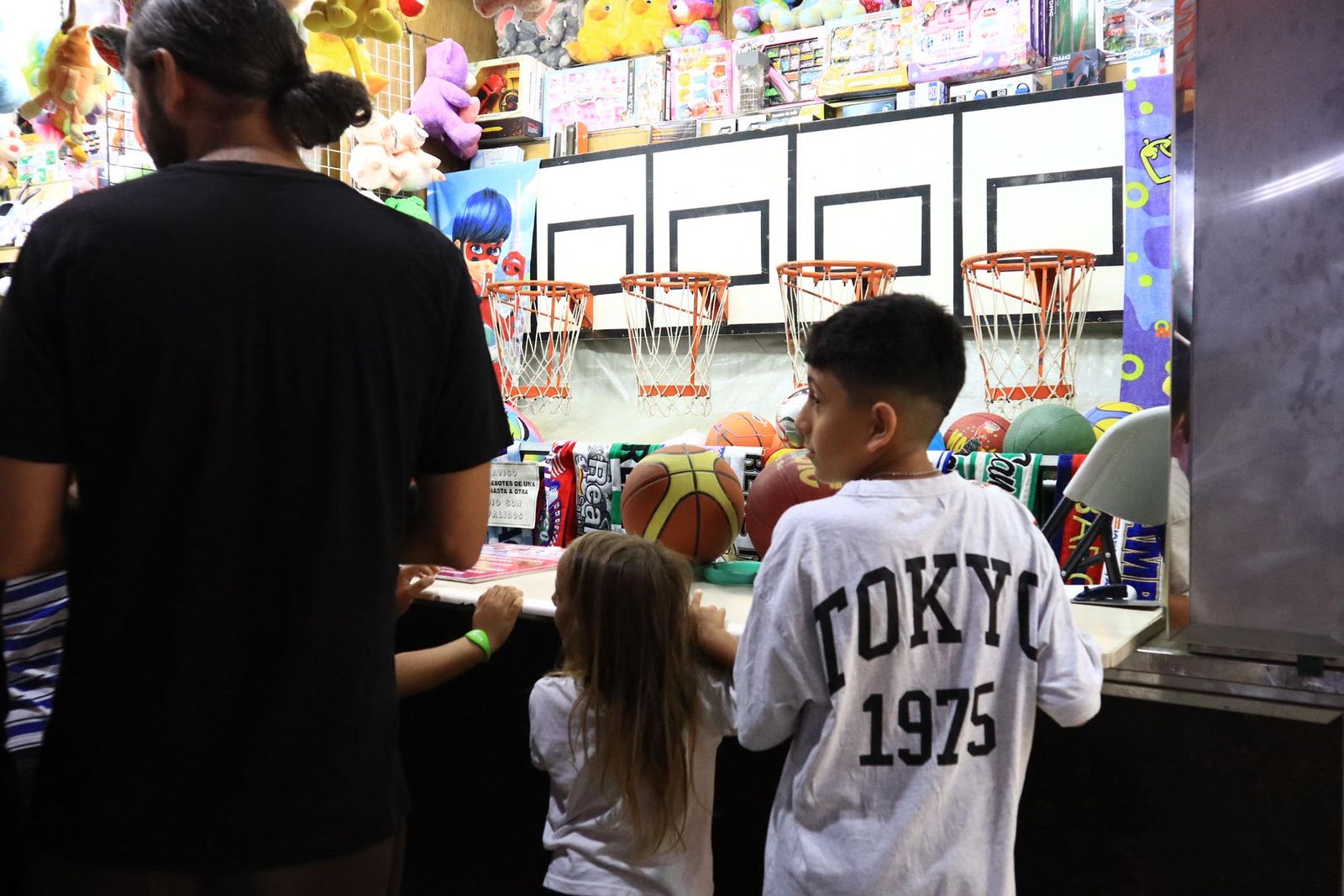 Imágenes del ambiente de Colombinas el día 4 de agosto