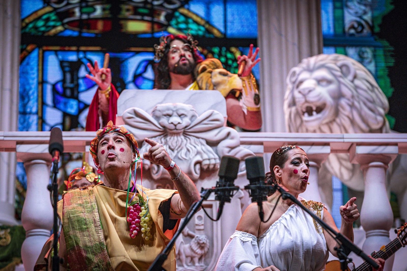 Las imágenes del pregón y la boda de Manu Sánchez en el Carnaval de Cádiz 2026