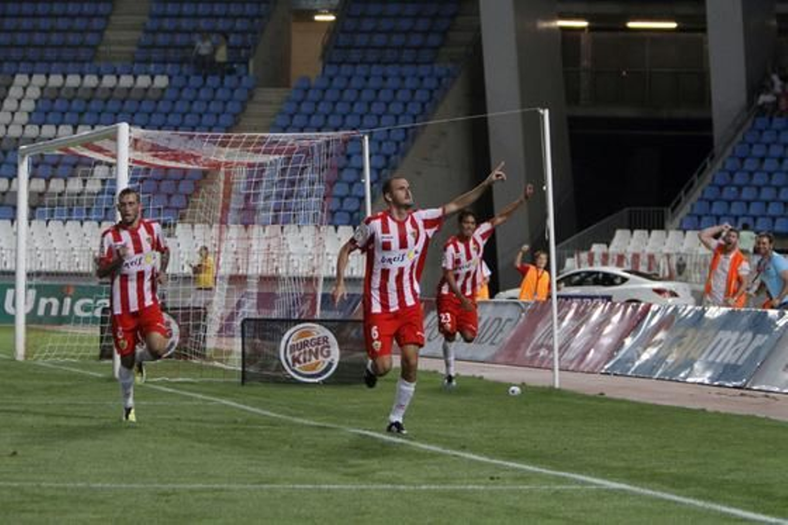 El UD Almería pasa de ronda en la Copa del Rey en un partido aburridísimo.

Foto: Ricardo García