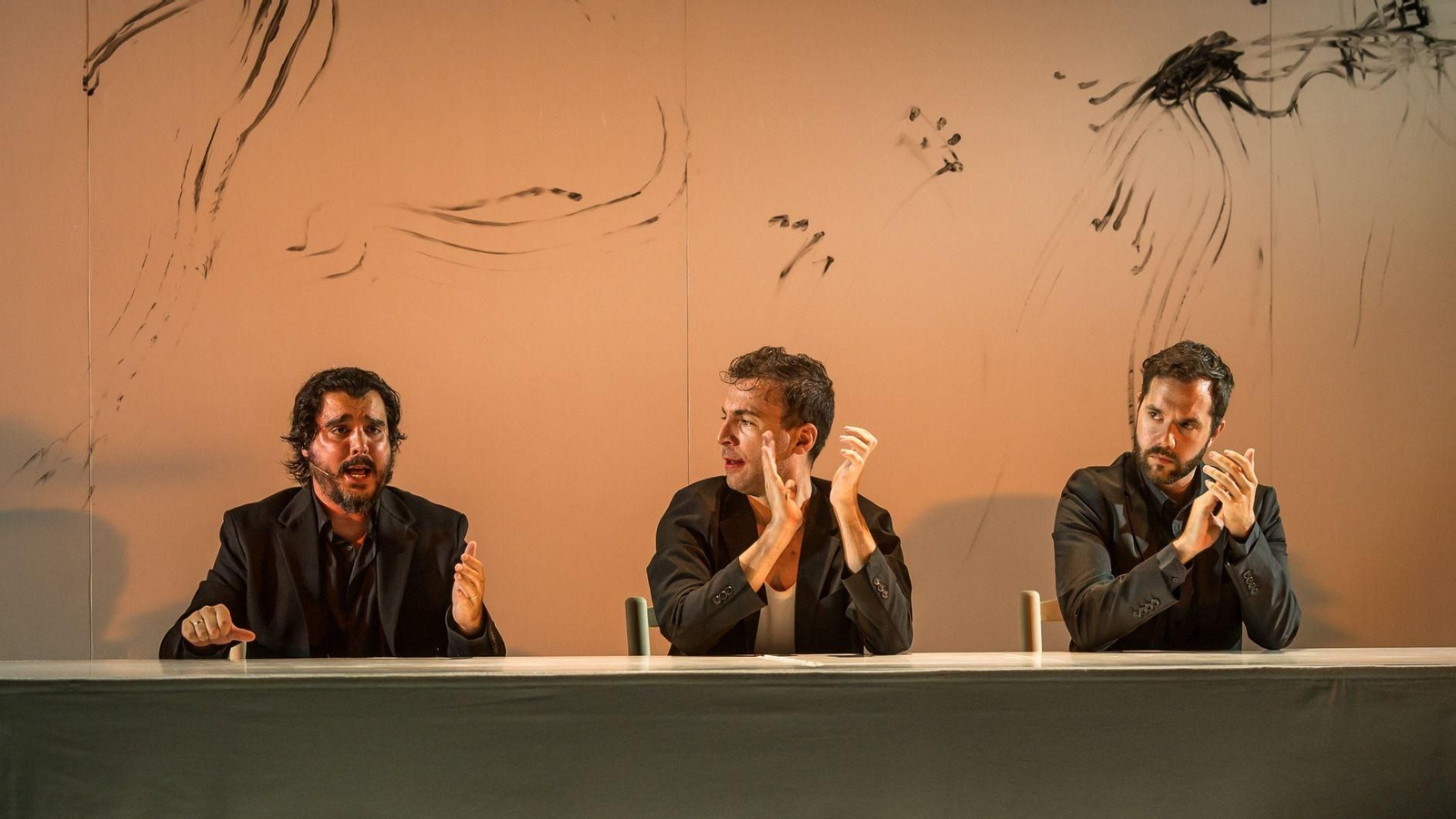 Sergio El Colorao, Marco Flores y Javier Povedano en un momento de ‘Poeta en Nueva York’ de Carretero en el Turina.