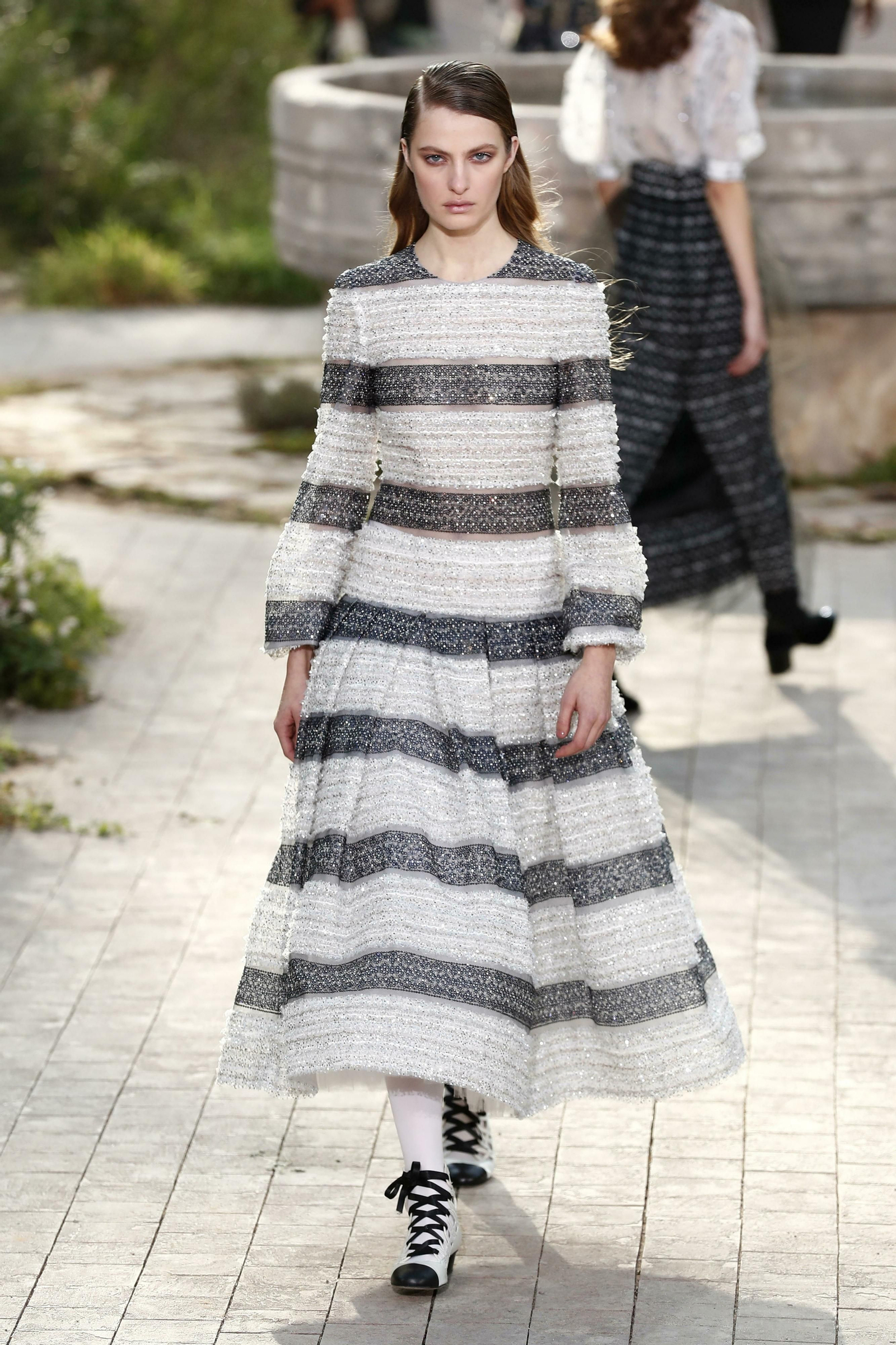 El desfile completo en fotos de Chanel el la Semana de la Alta Costura de París S/S 2020