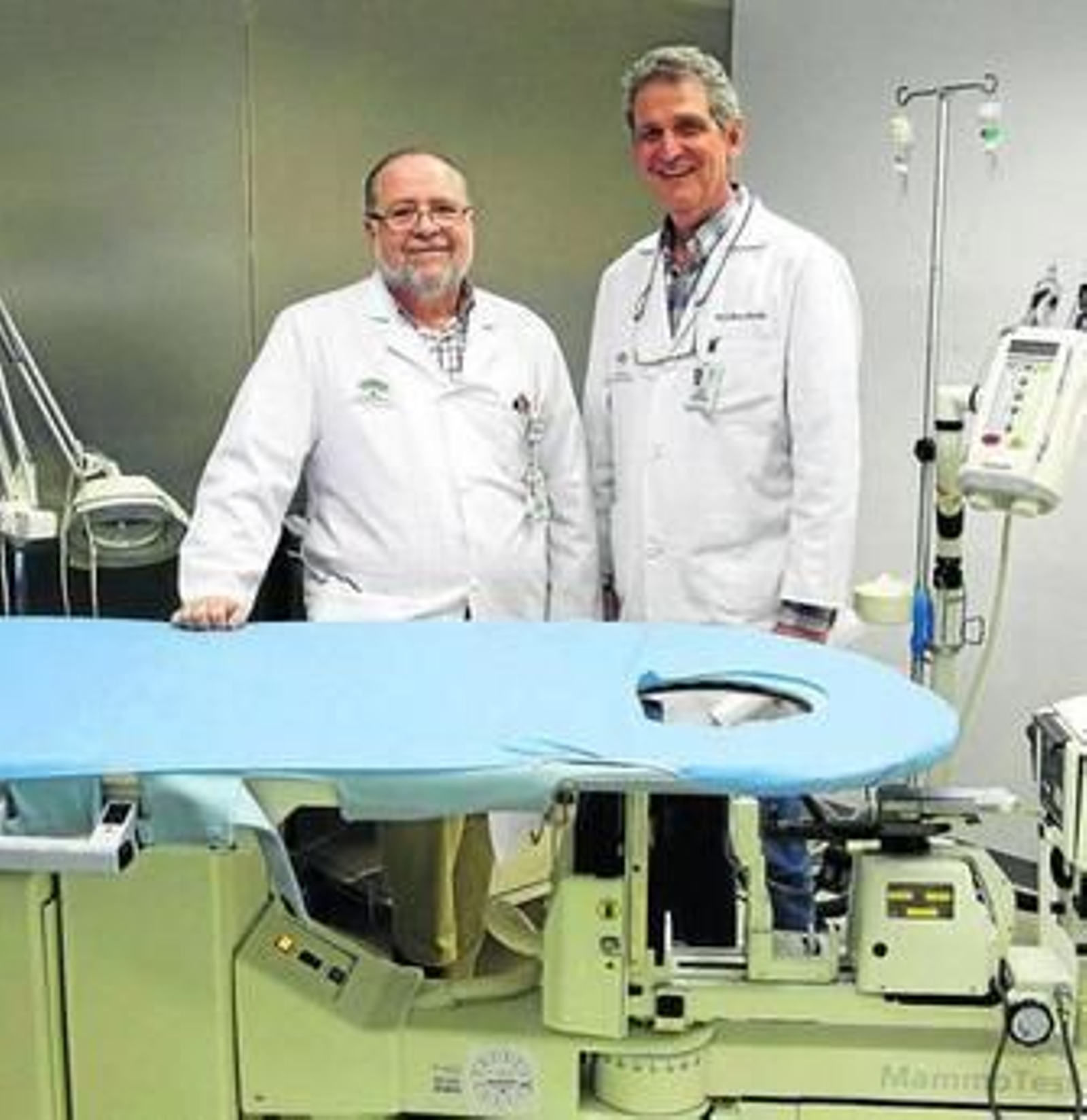 Los doctores Fausto Rubio, radiólogo coordinador, y Rafael Aznar, director de la UGC de Diagnóstico por Imagen.