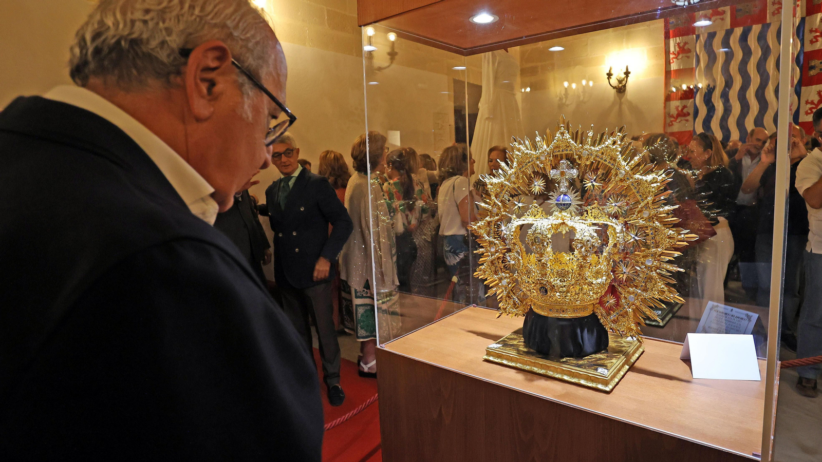 Exposición 'Tu Pueblo hoy te corona, Ajuar de la Coronación de Nuestra Señora de La Estrella'