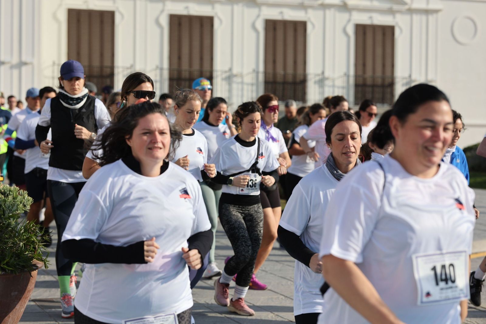 La Carrera Solidaria por el Día de la Mujer McArthurGlen, en fotos