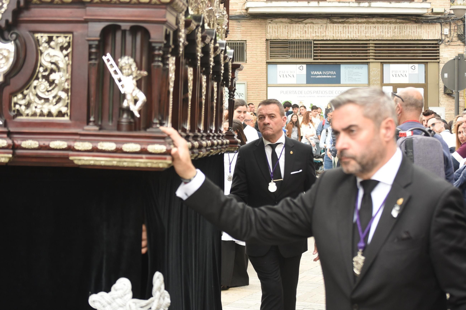 La procesión del Nazareno en este Jueves Santo de Córdoba, en imágenes
