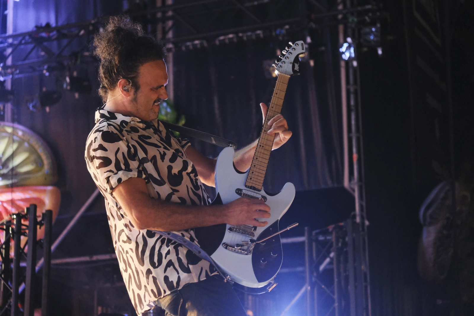 El concierto de Manolo García en el teatro de la Axerquía de Córdoba, en fotografías