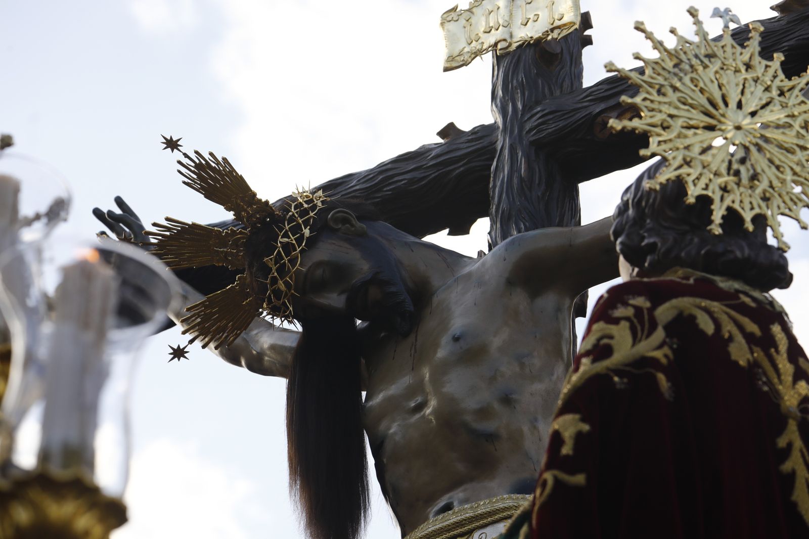Jueves Santo en Córdoba: La procesión del Cristo de Gracia, en imágenes