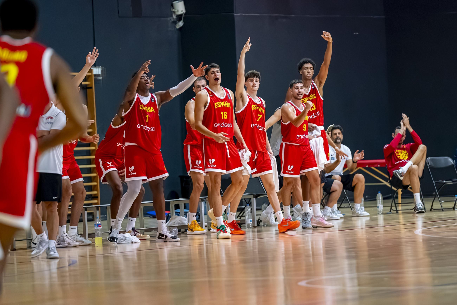 España B, con Álvaro Folgueiras, derrota a Costa de Marfil antes de venir a Málaga