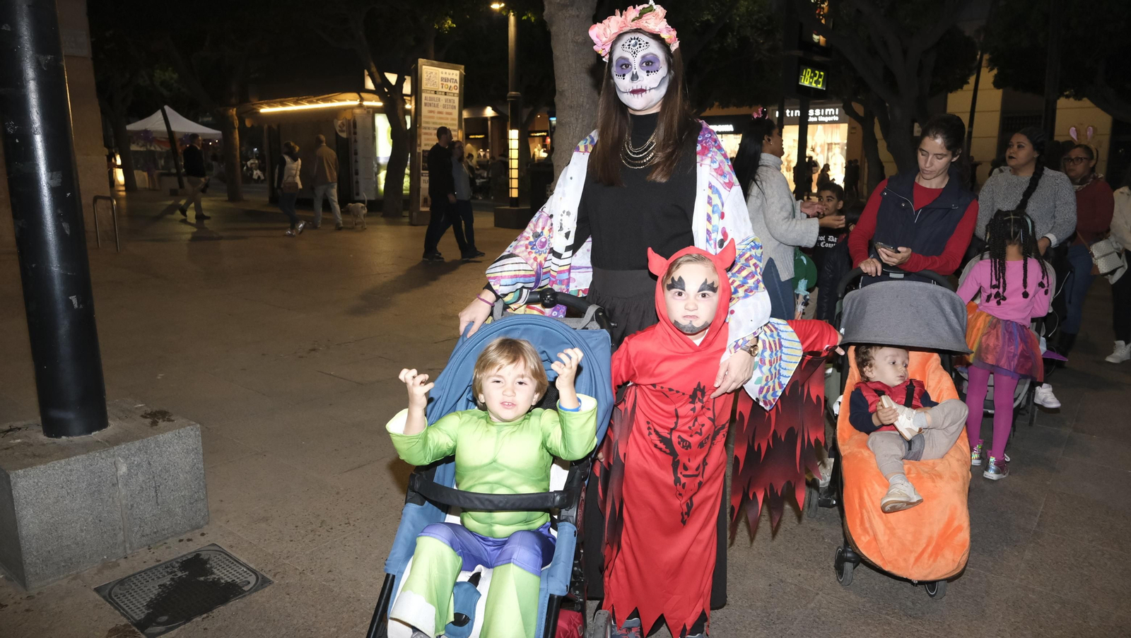 Imágenes de la Noche en Negro de Almería