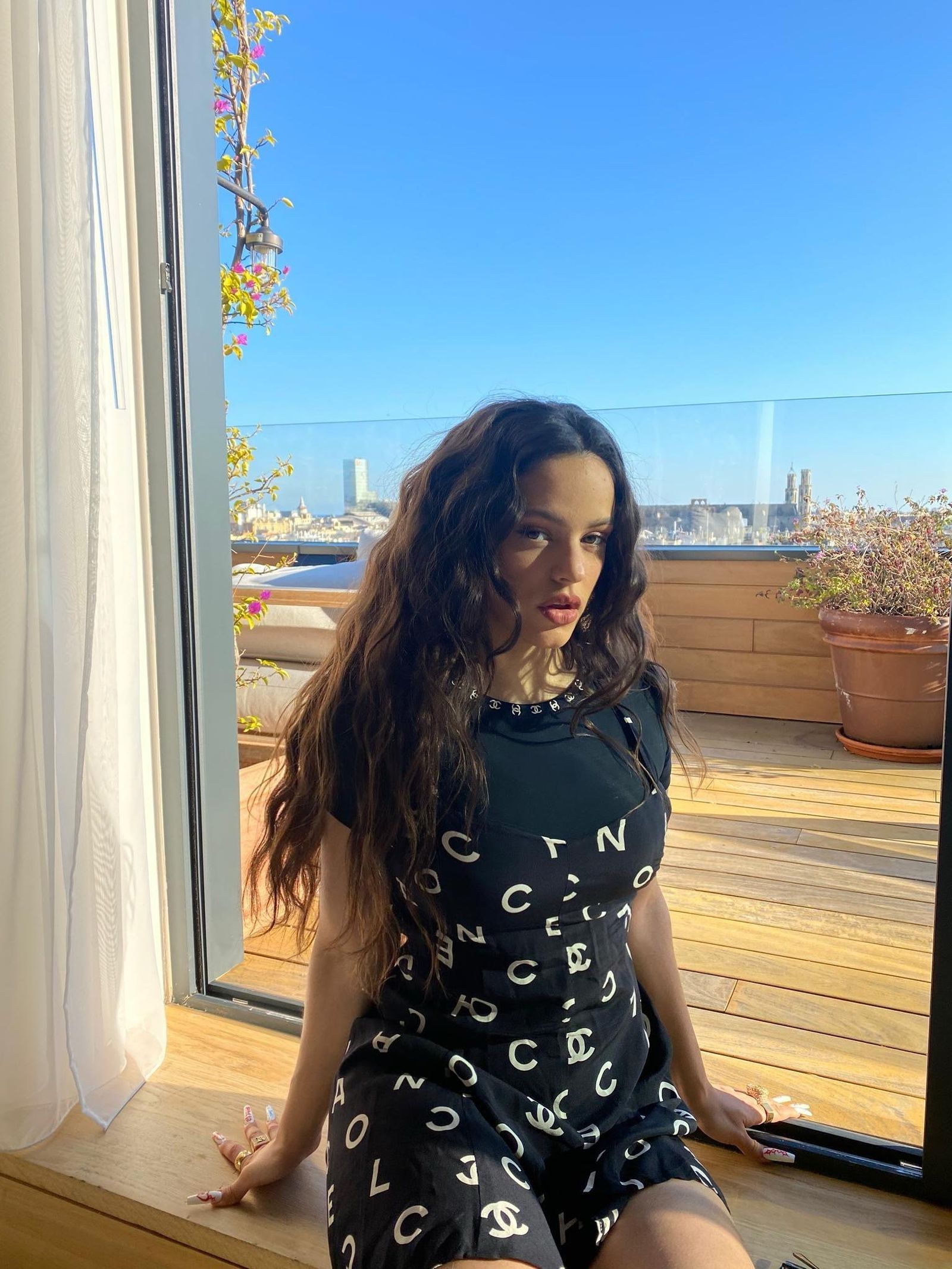 Rosalía, durante su estancia en el hotel 'The Barcelona Edition'.