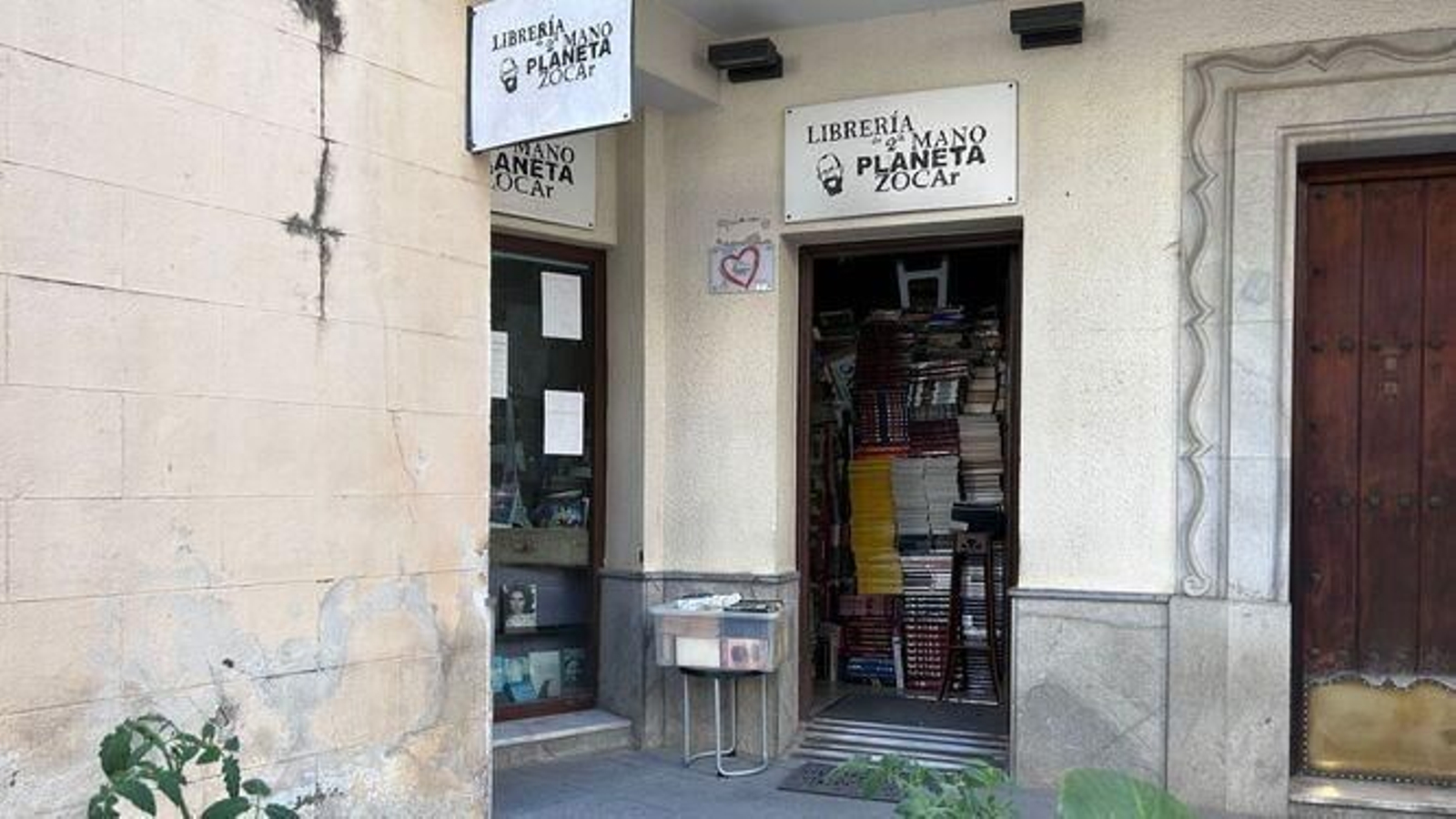 Imagen de la librería de segunda mano Planeta ZOCar en la céntrica Plaza Vargas