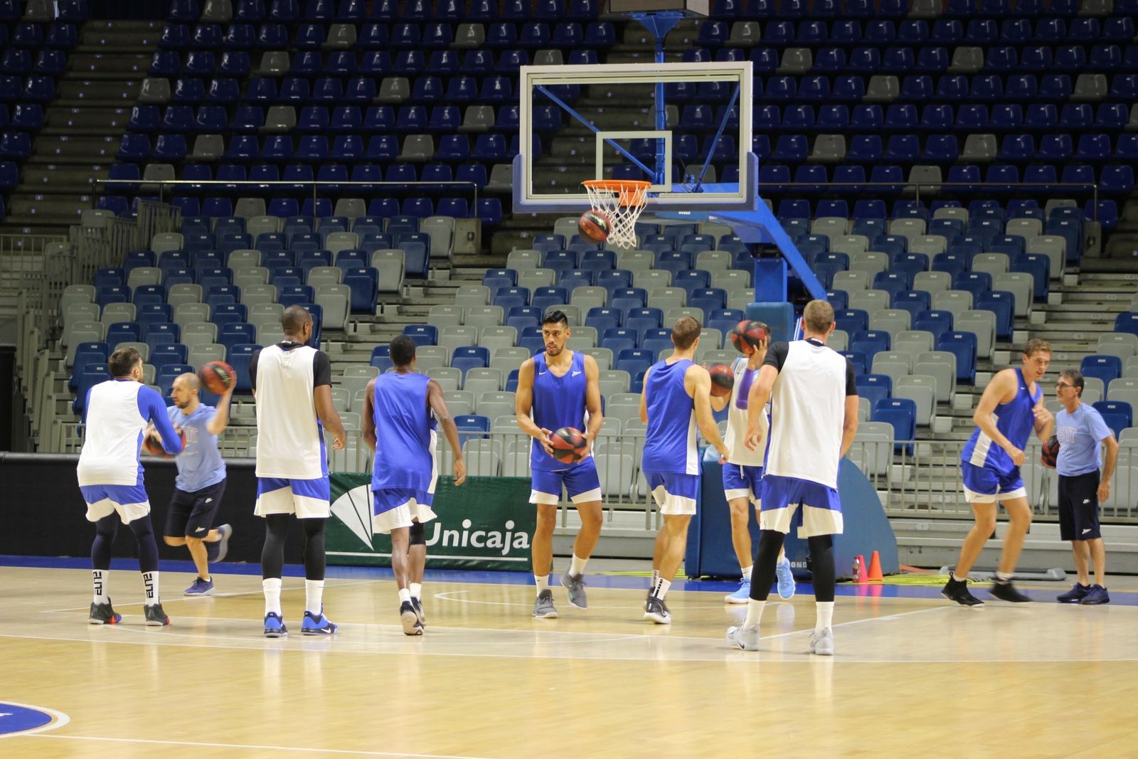Las fotos del Zenit de Joan Plaza entrenando en el Martín Carpena