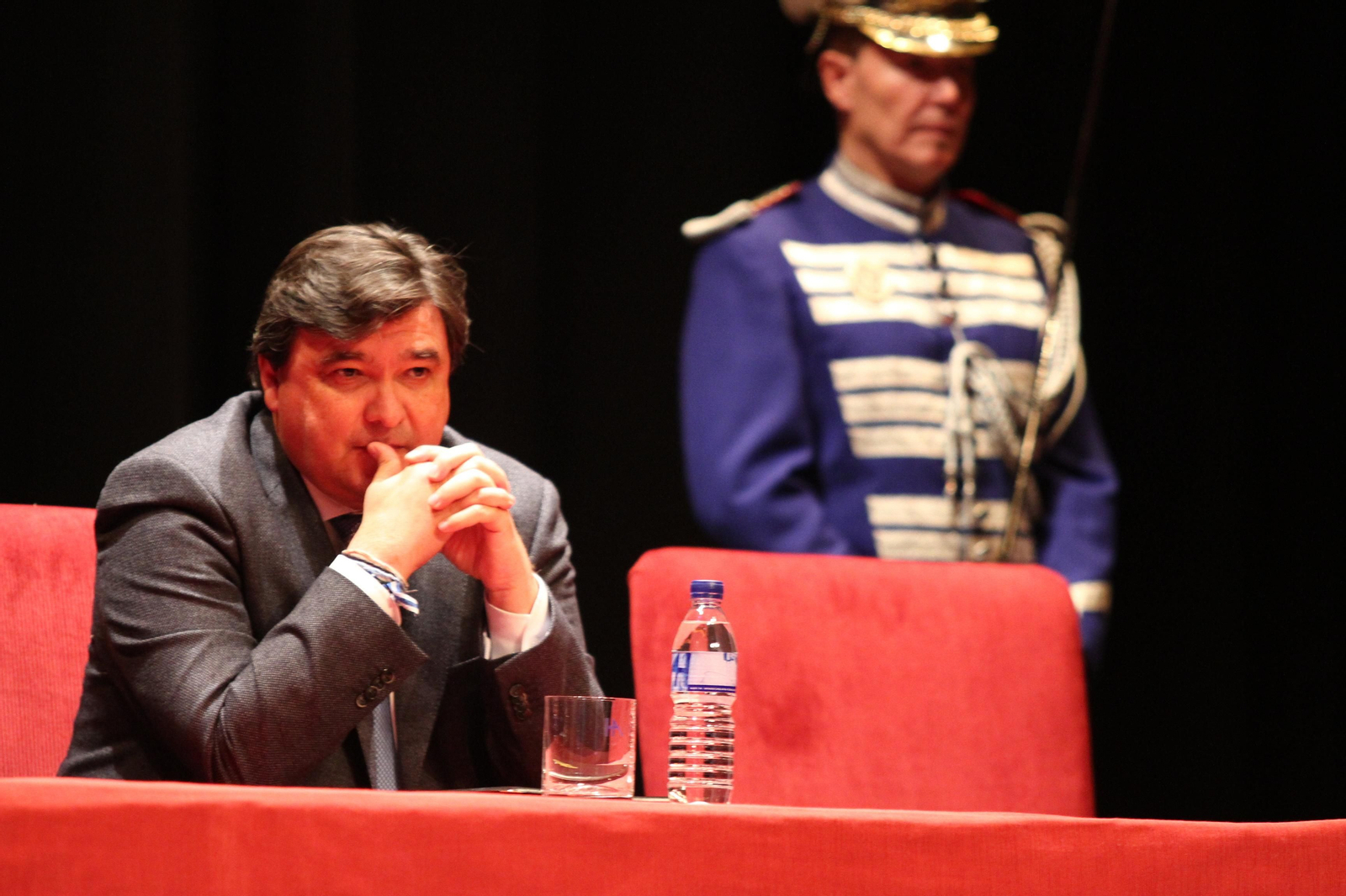 La policía Local entrega las medallas en el día de su patrón