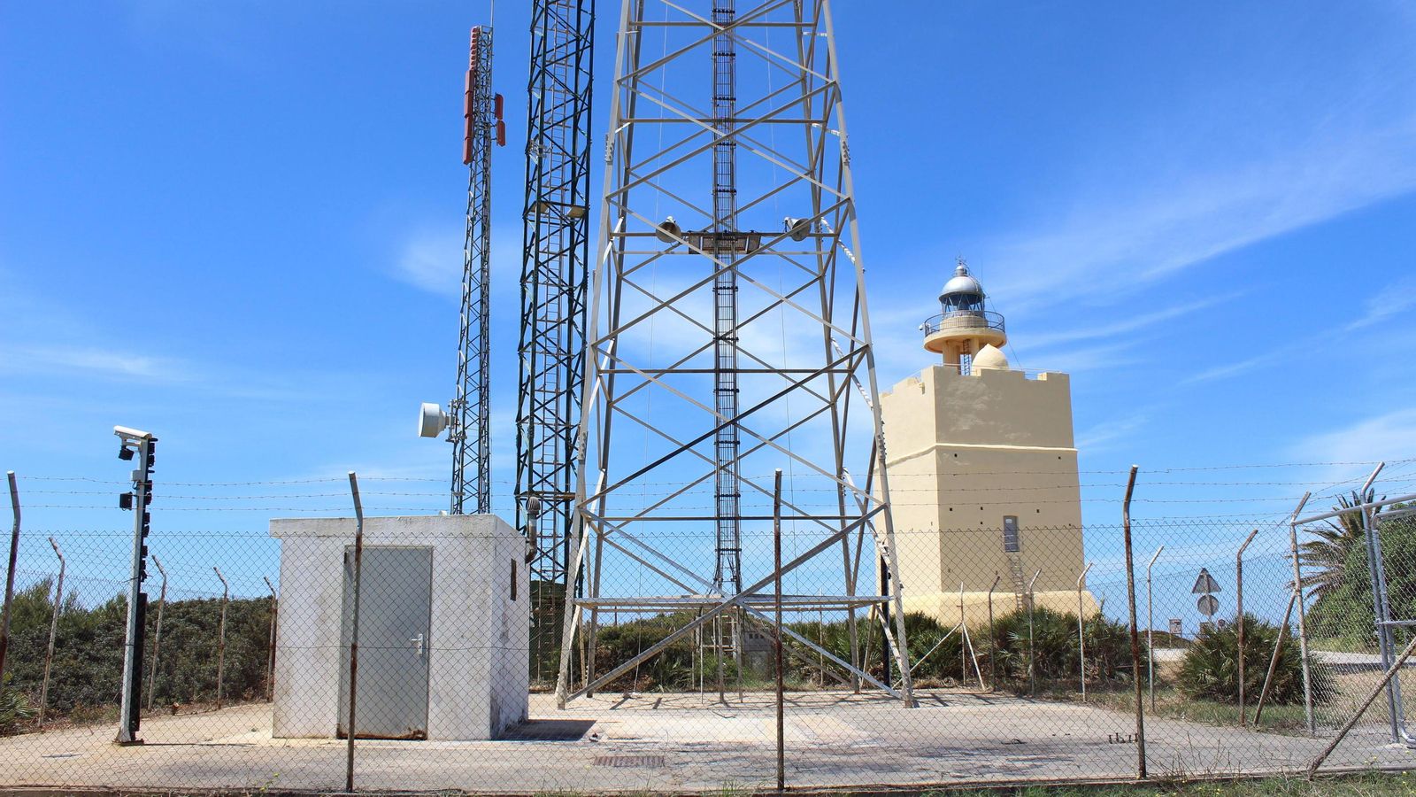 La torre del SIVE  de Cabo Roche, en Conil.