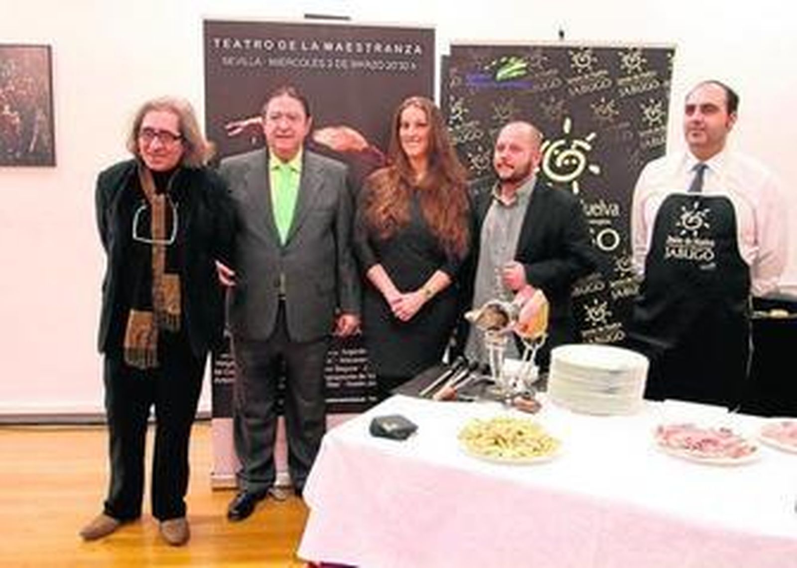 De izquierda a derecha, José Miguel Évora, Antonio González, Argentina, Jeromo y un cortador de Jabugo.