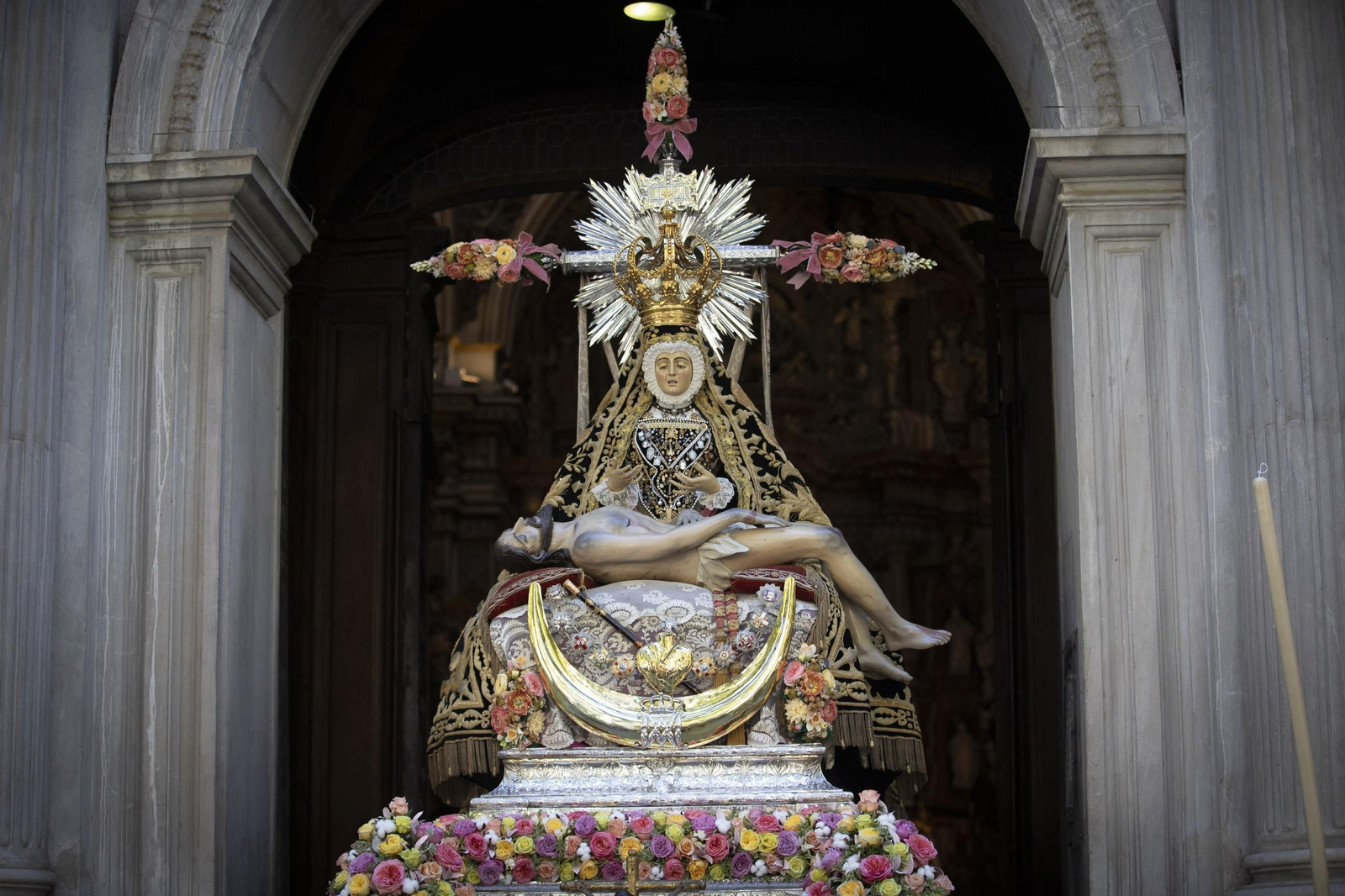 Ofrenda Floral y Solidaria de la Virgen de las Angustias de Granada, Septiembre 2025.jpg