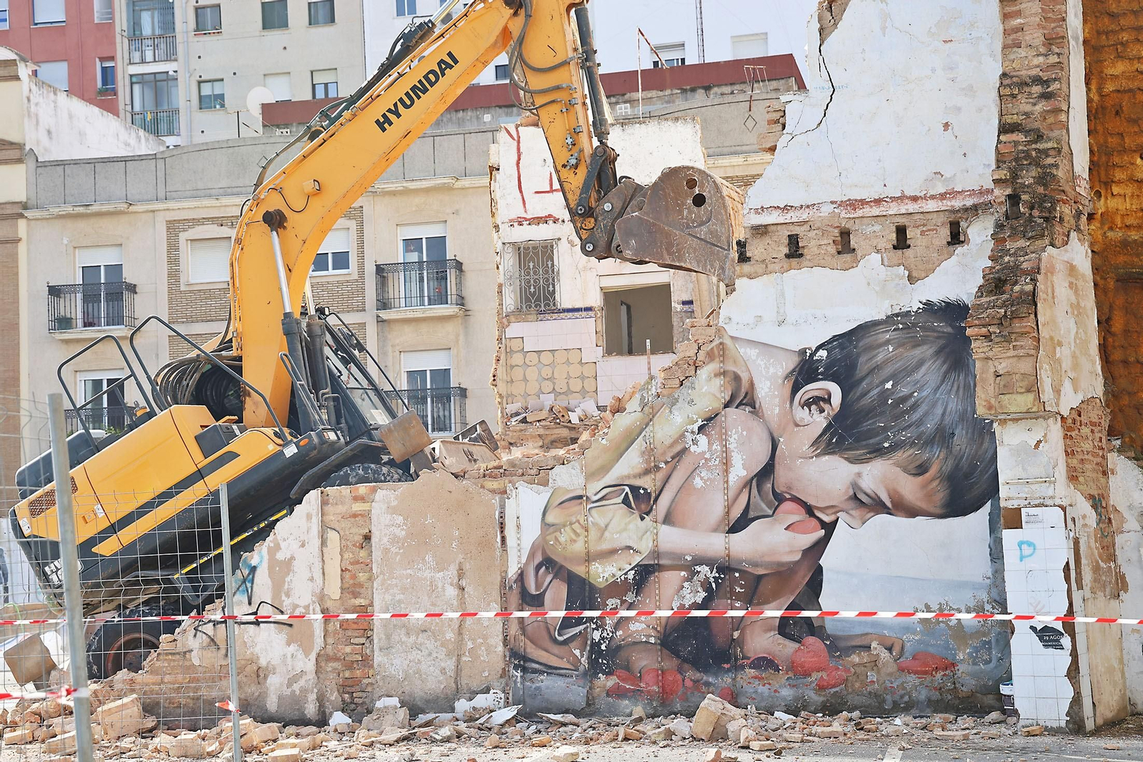 Este martes 28 de octubre desaparecía para siempre 'Pure Love' del artista local Manomatic