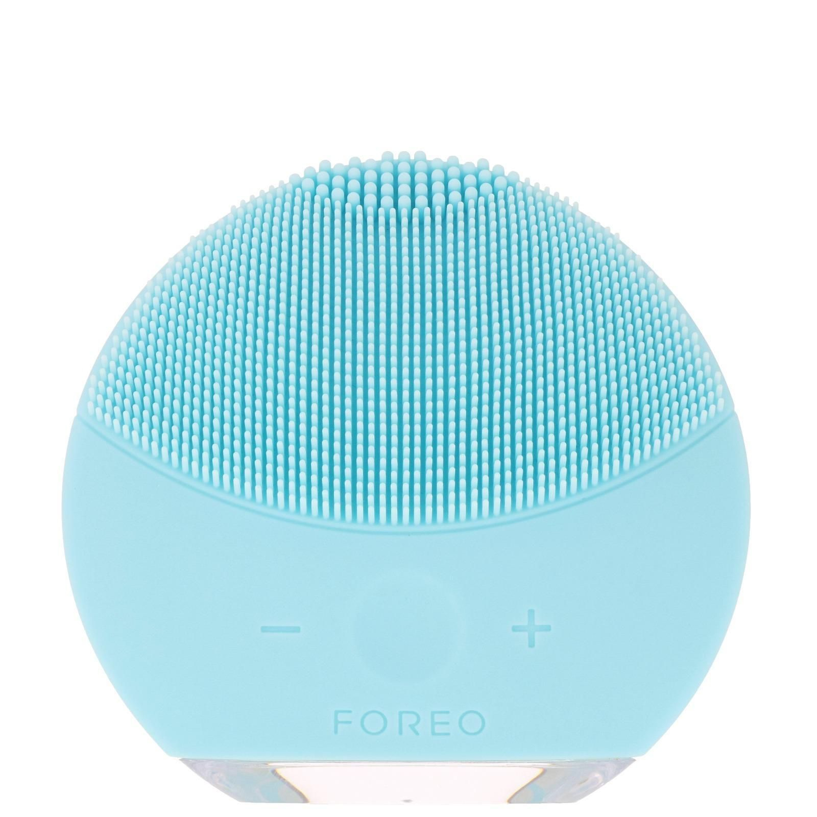 Cepillo de limpieza facial de Foreo.